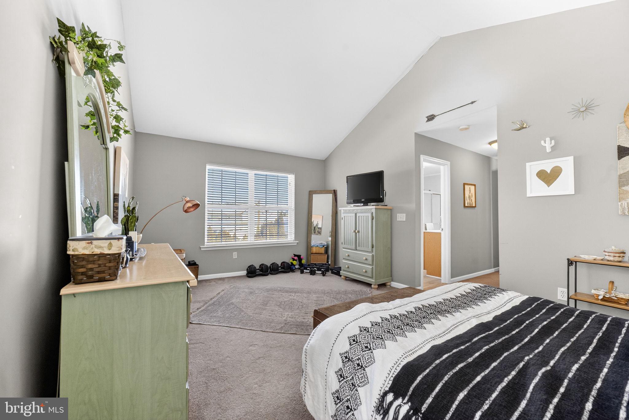 ROLLING HILLS - Residential