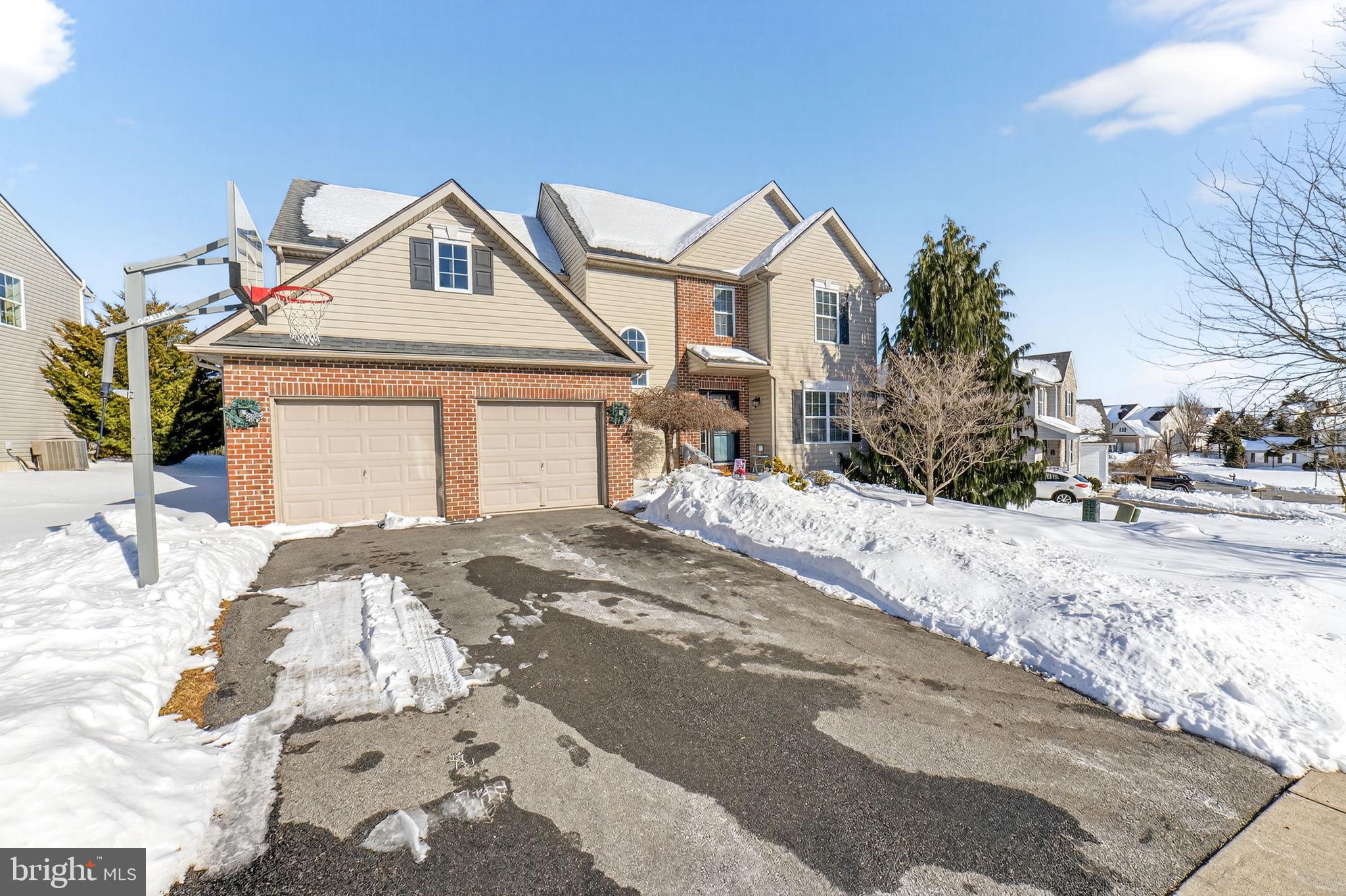 ROLLING HILLS - Residential