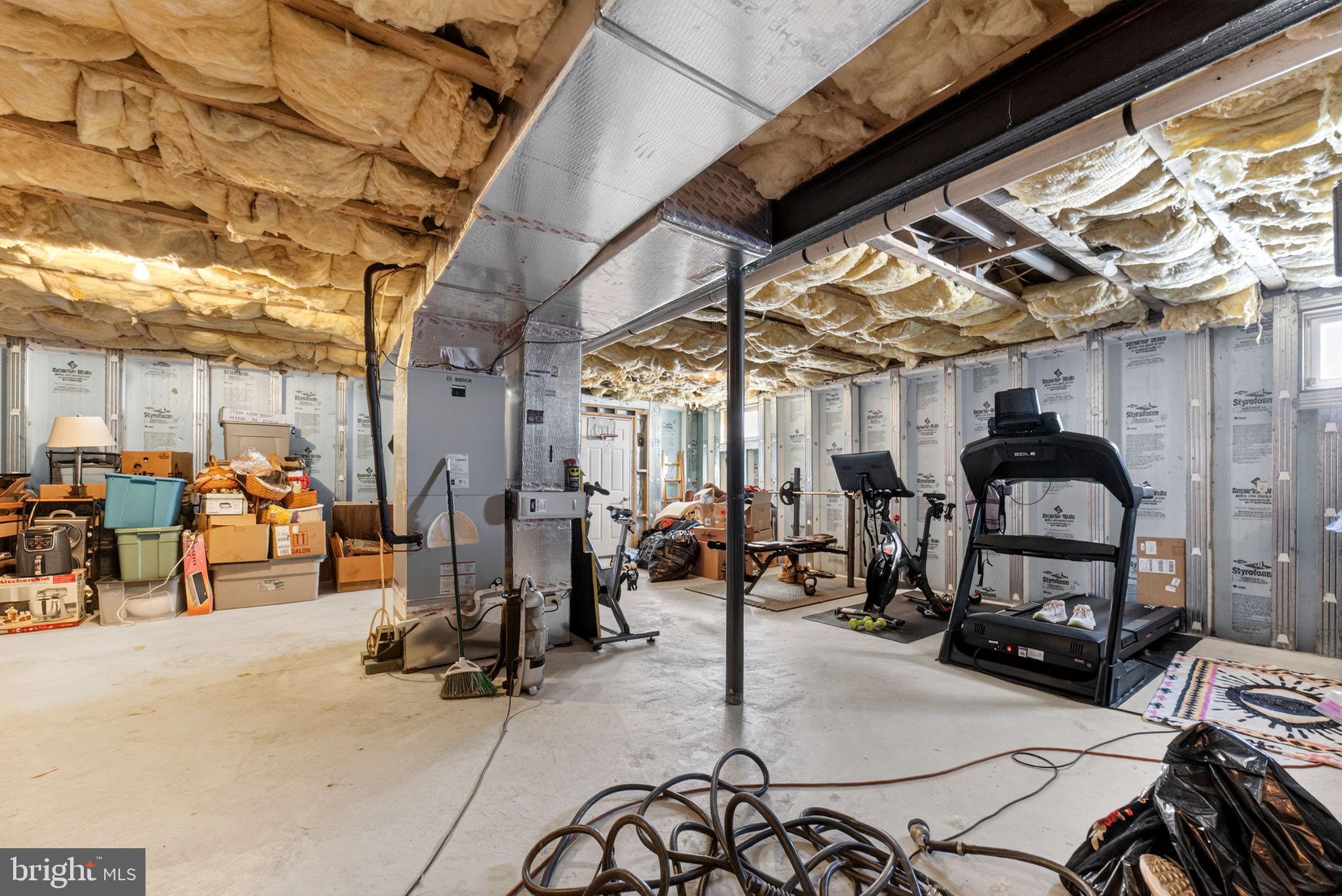 ROLLING HILLS - Residential