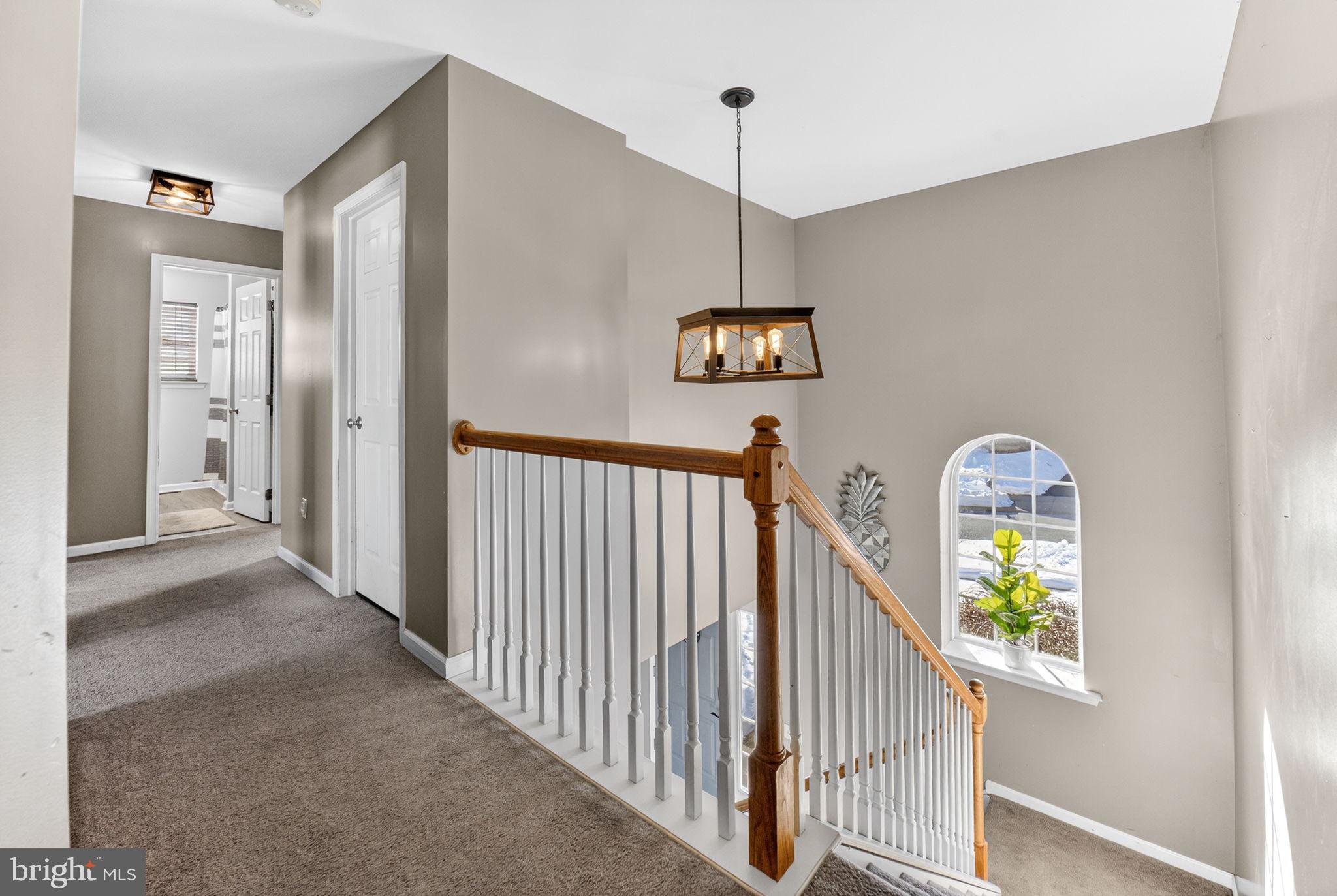 ROLLING HILLS - Residential