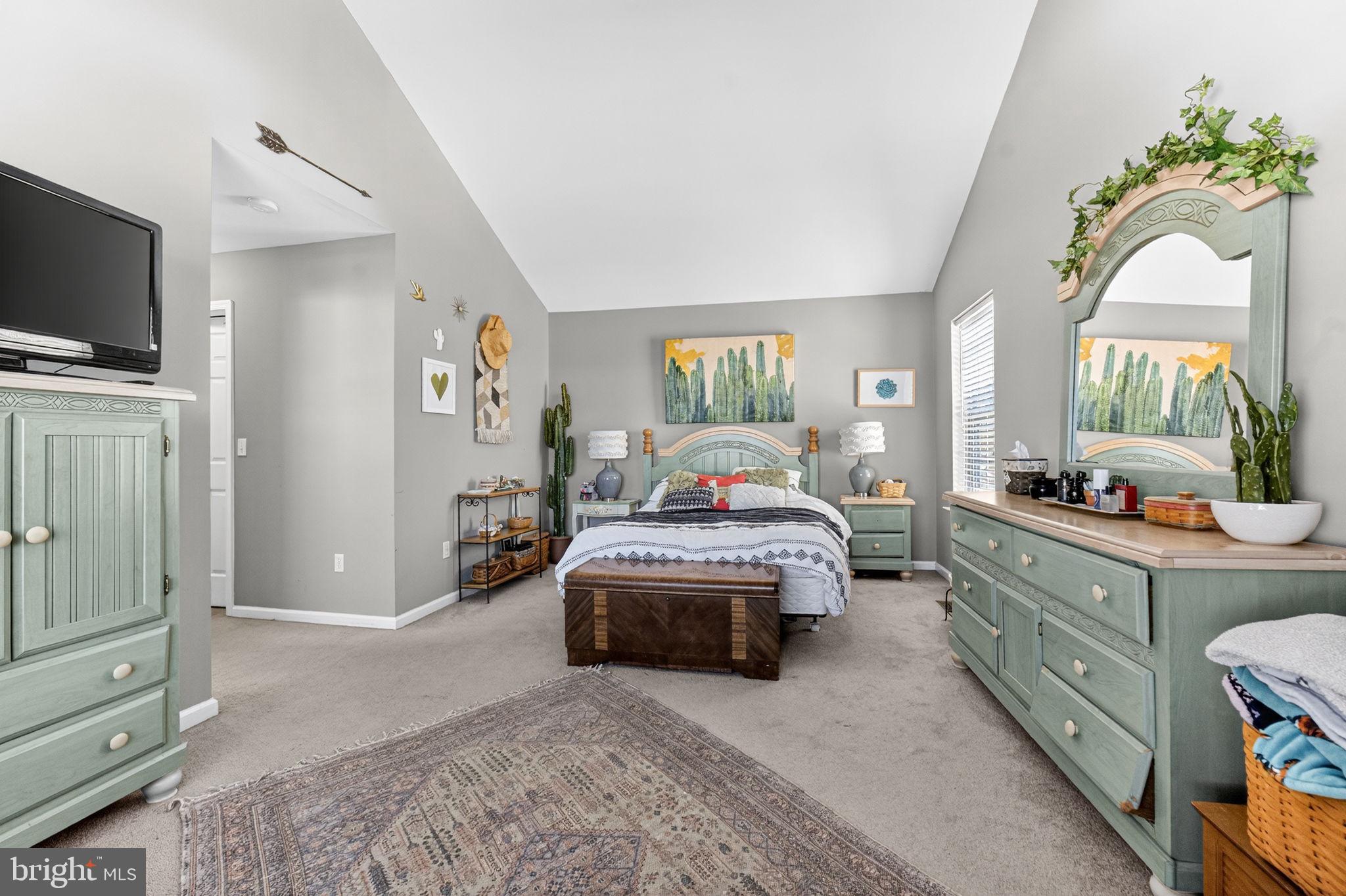 ROLLING HILLS - Residential