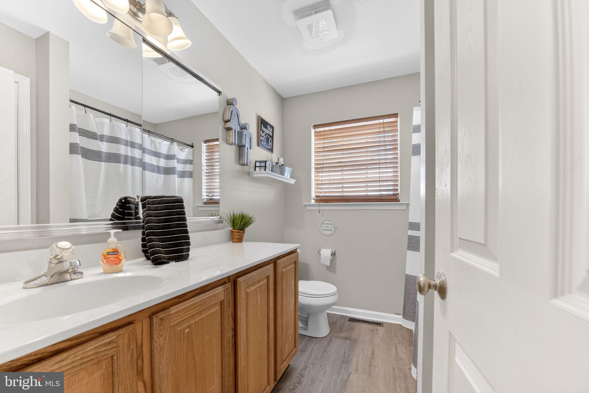 ROLLING HILLS - Residential