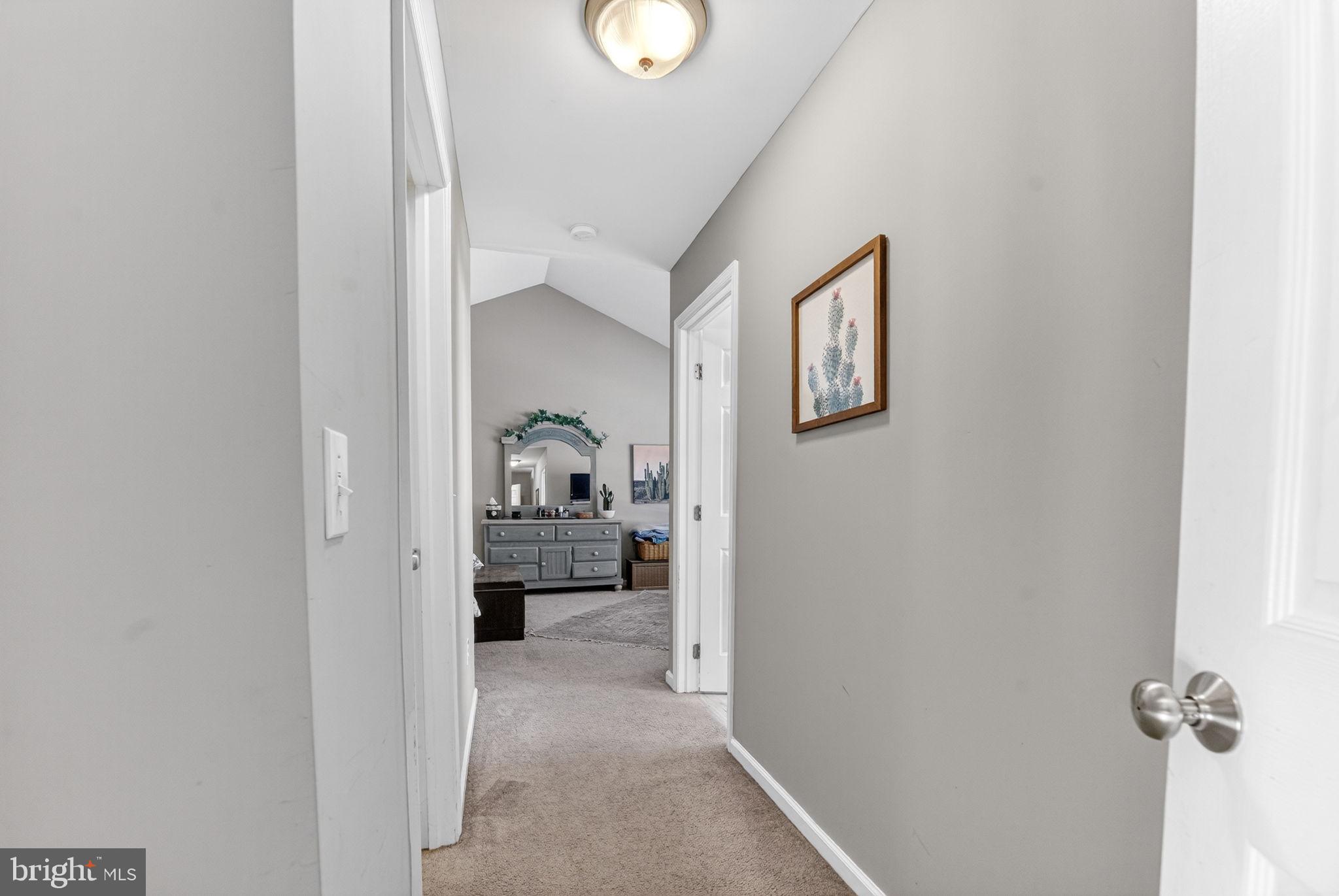 ROLLING HILLS - Residential