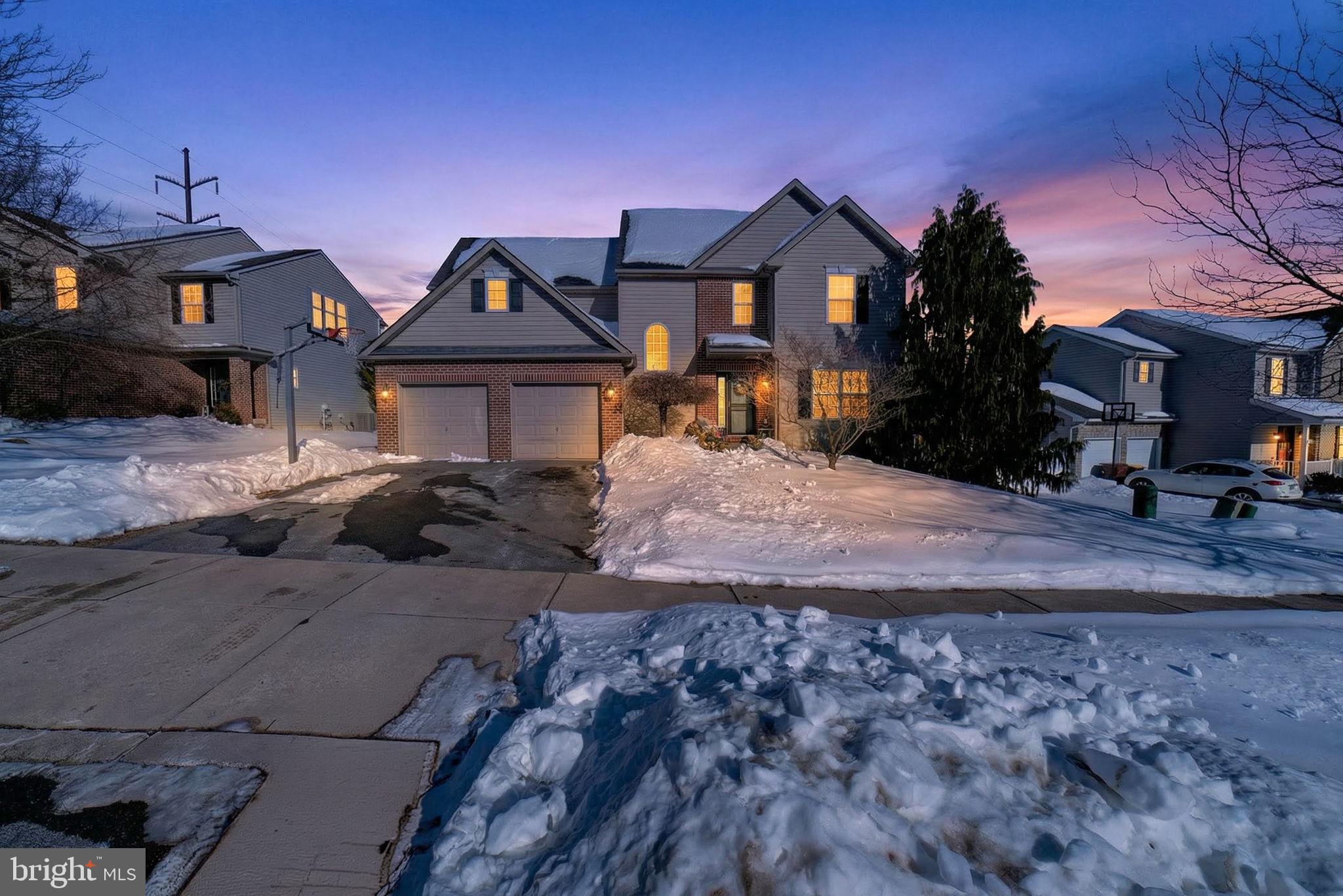 ROLLING HILLS - Residential