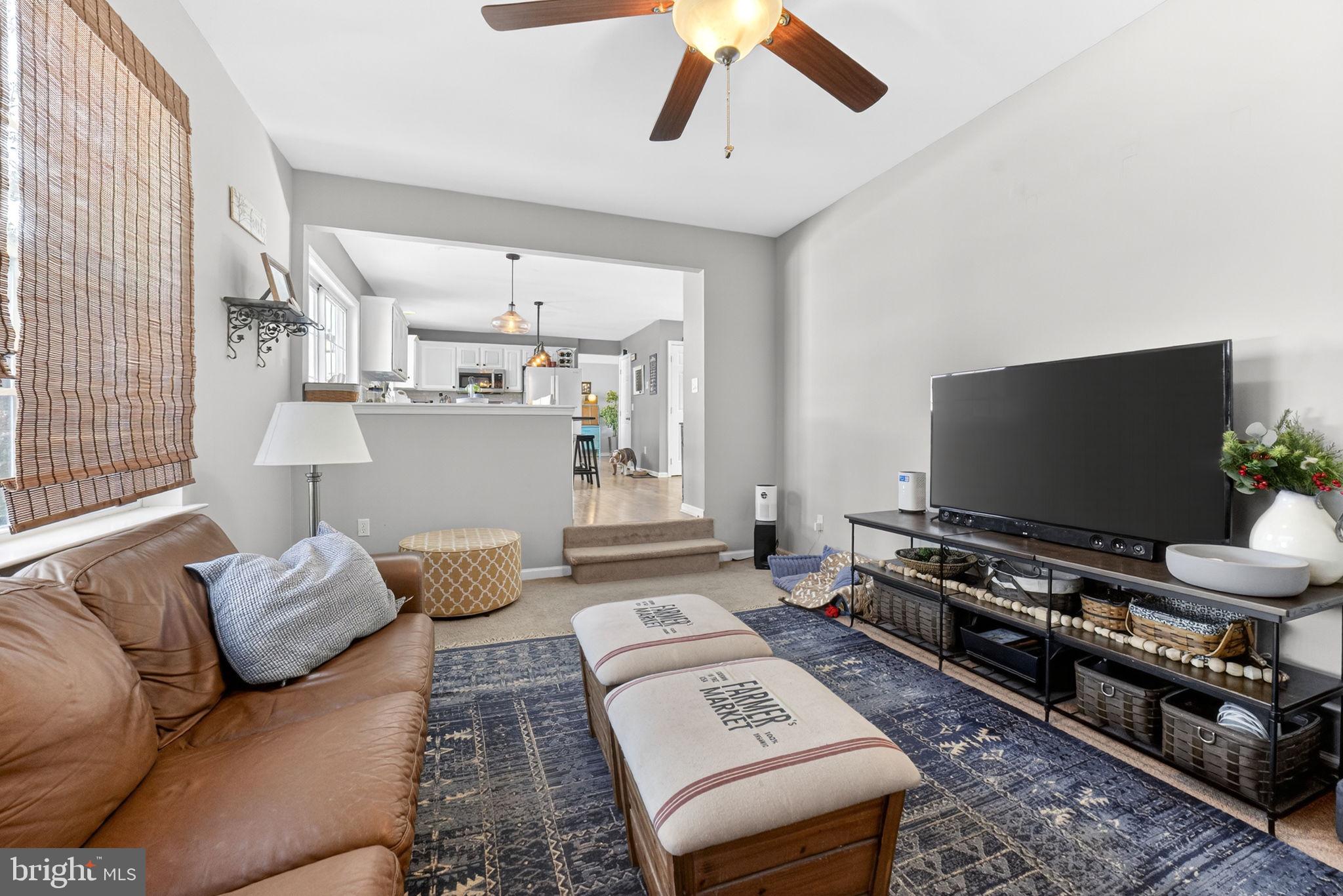 ROLLING HILLS - Residential