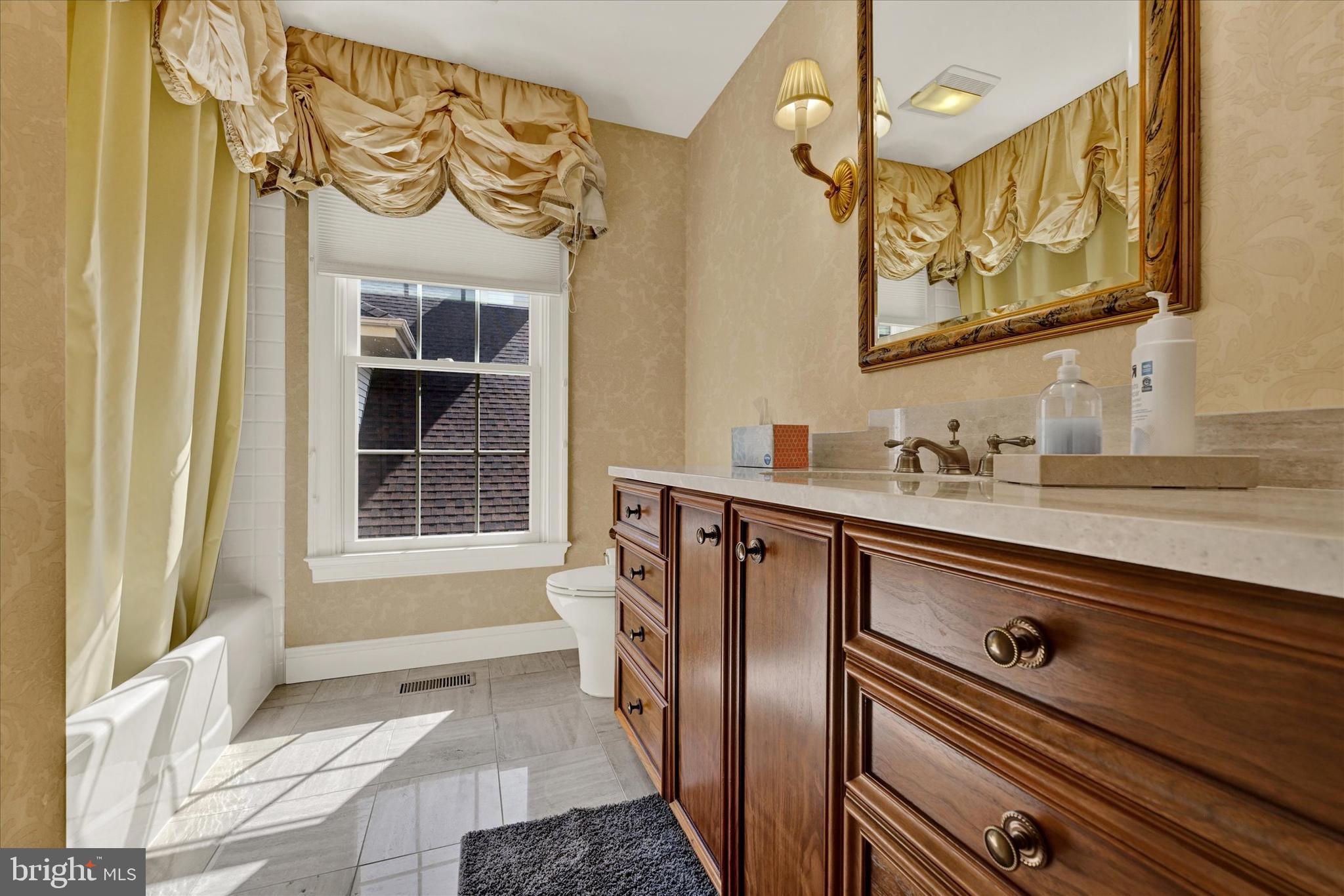 PIKESVILLE - Residential