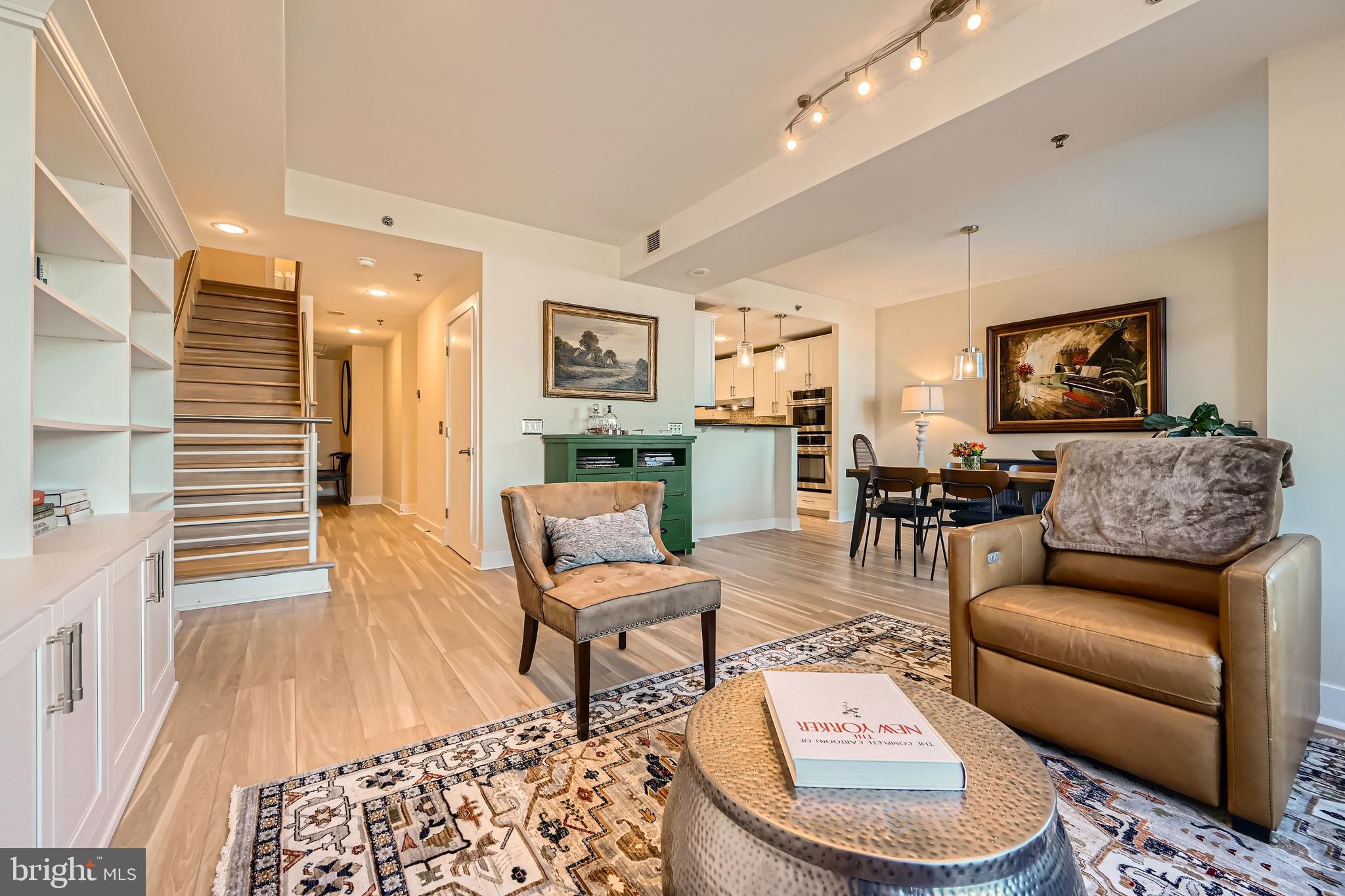 HARBOR EAST - Residential