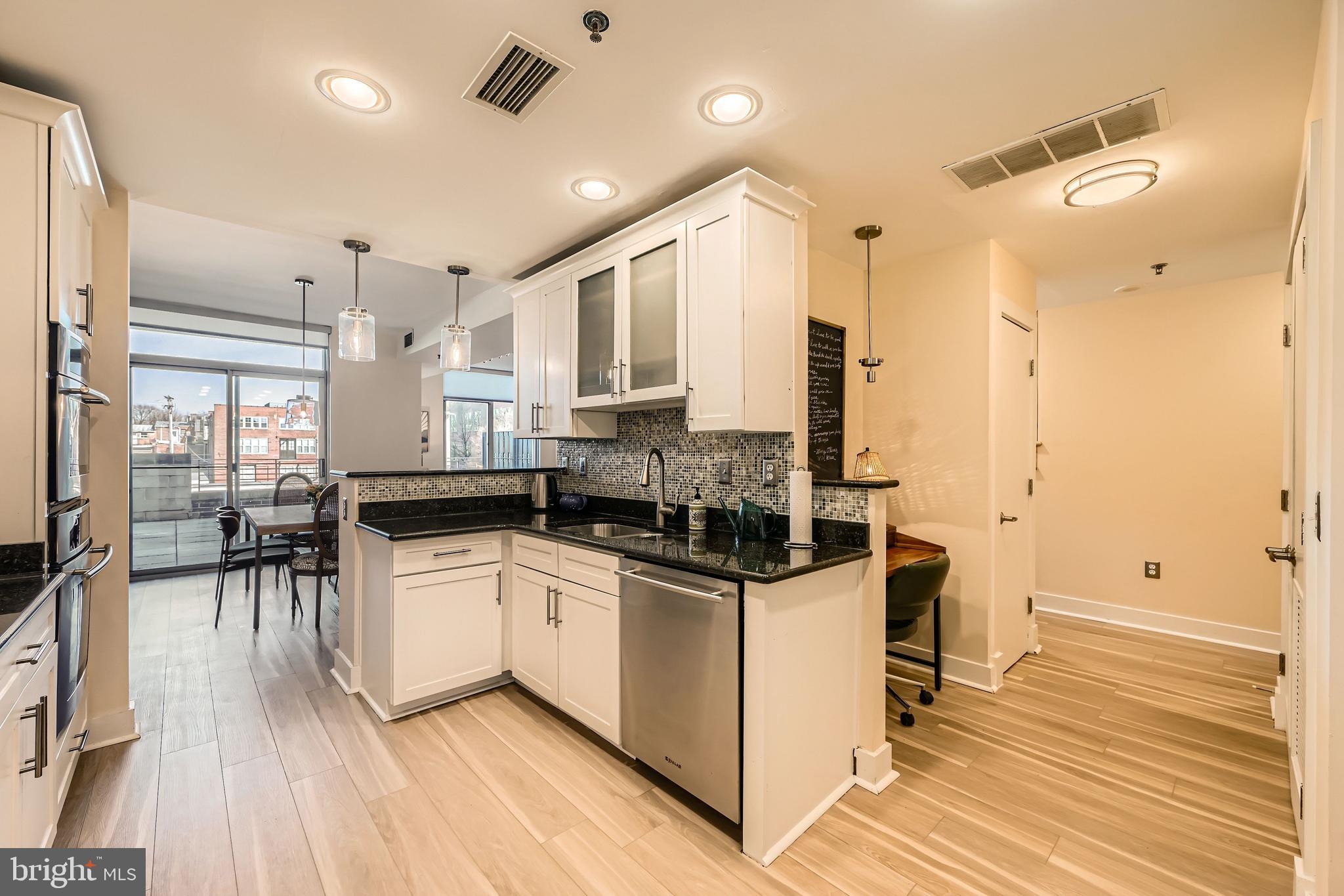 HARBOR EAST - Residential
