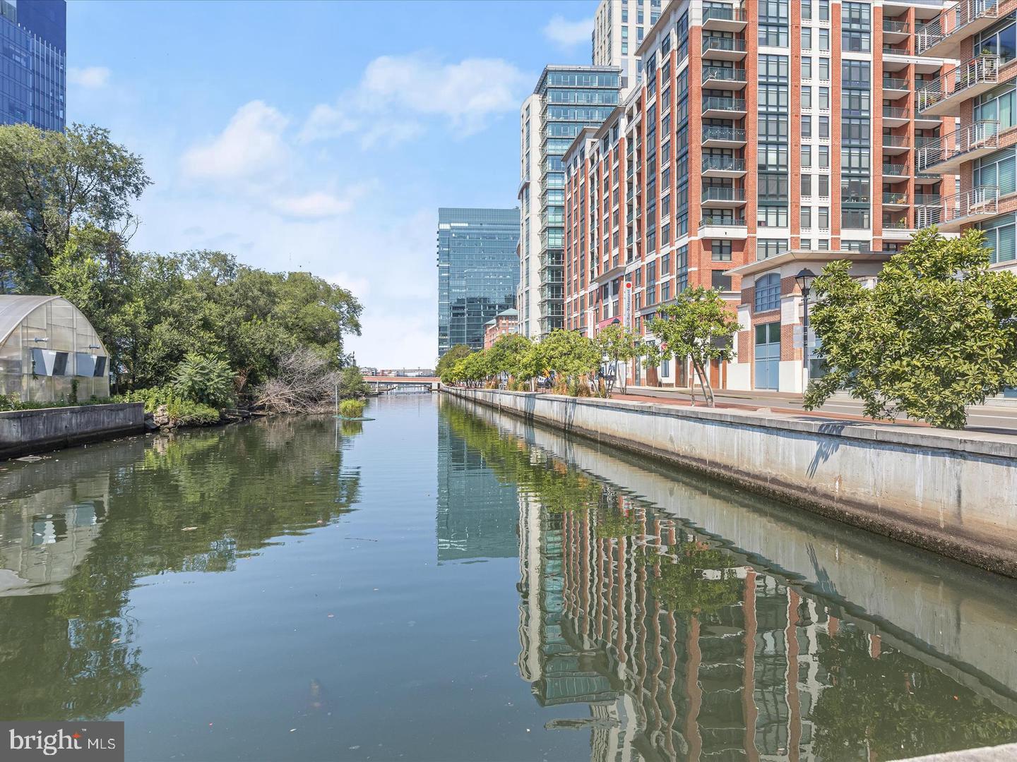 HARBOR EAST - Residential