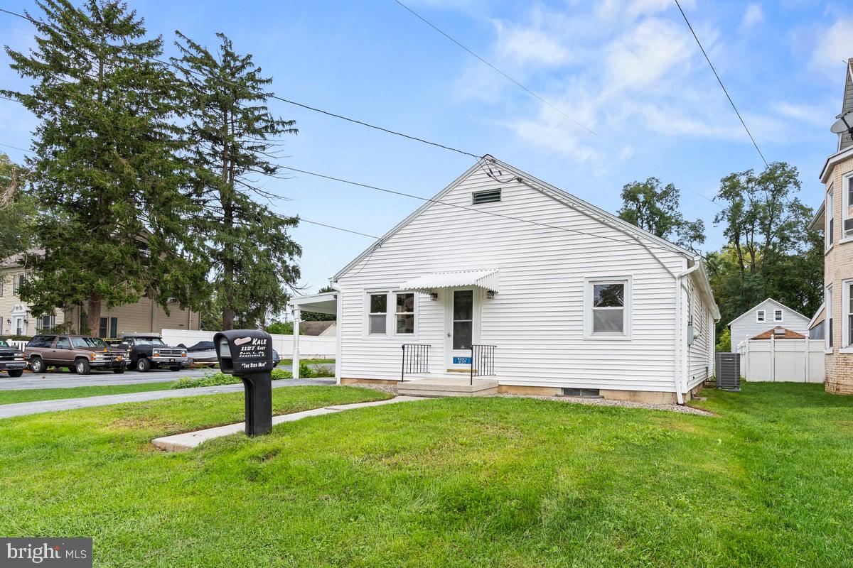 1127 E LEHMAN STREET