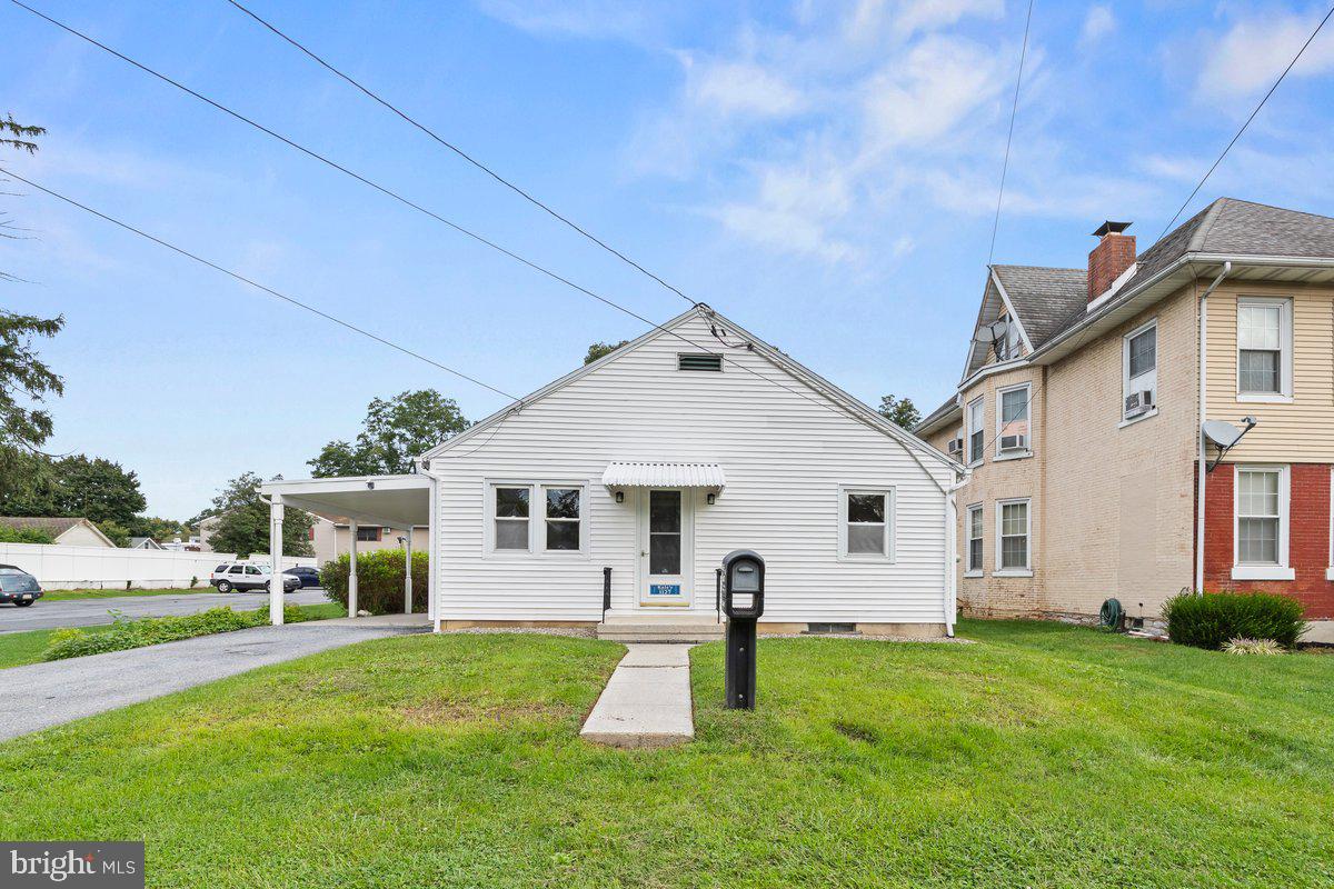 1127 E LEHMAN STREET