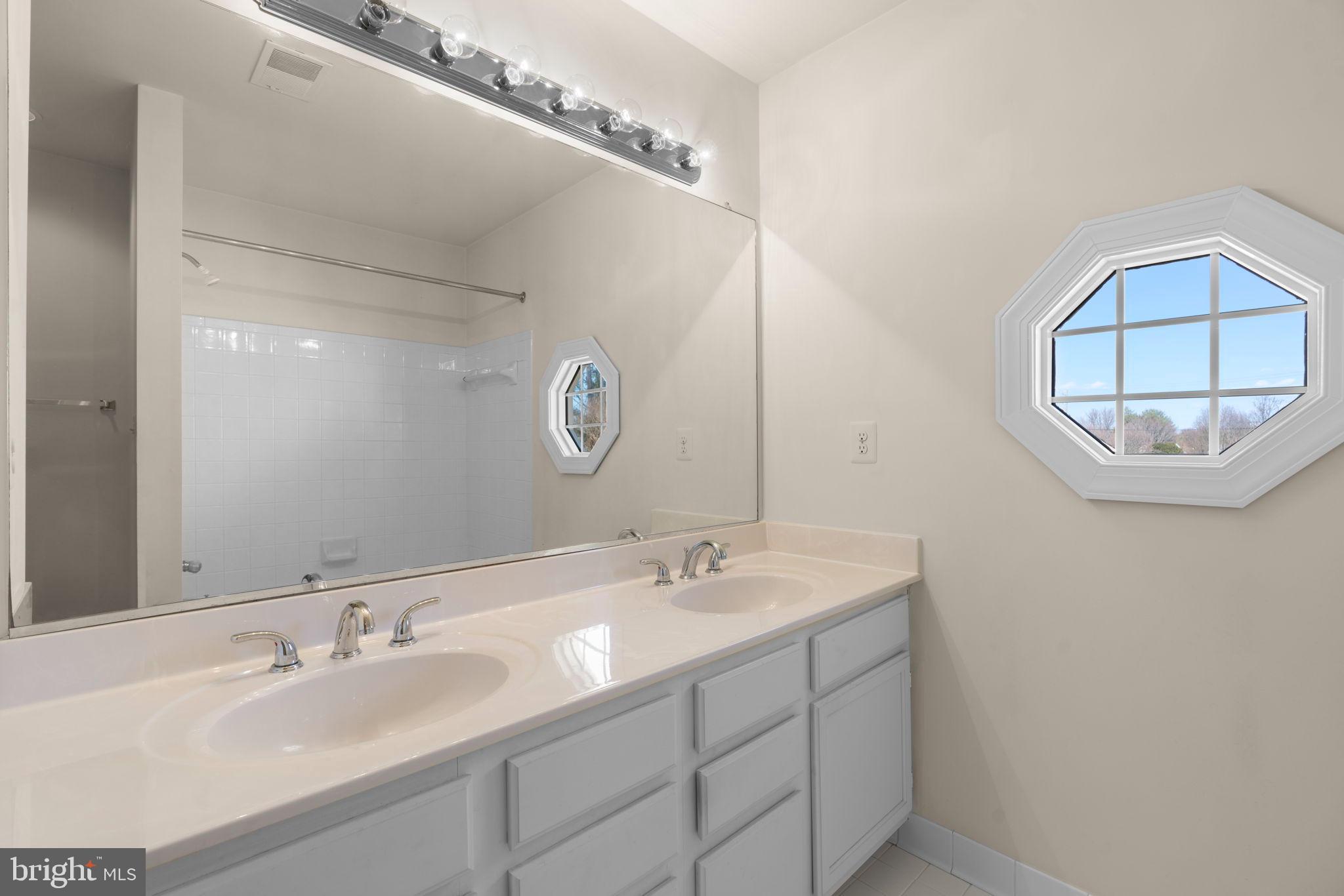 JAMES CREEK - Residential