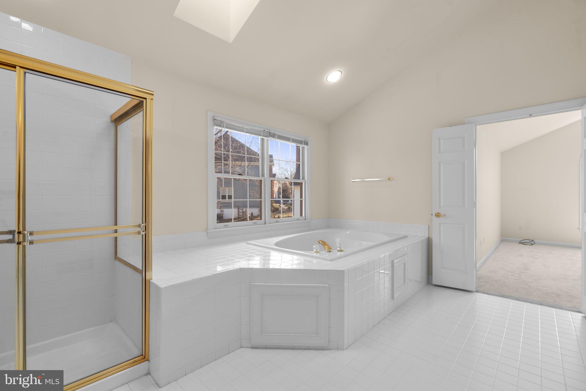 JAMES CREEK - Residential