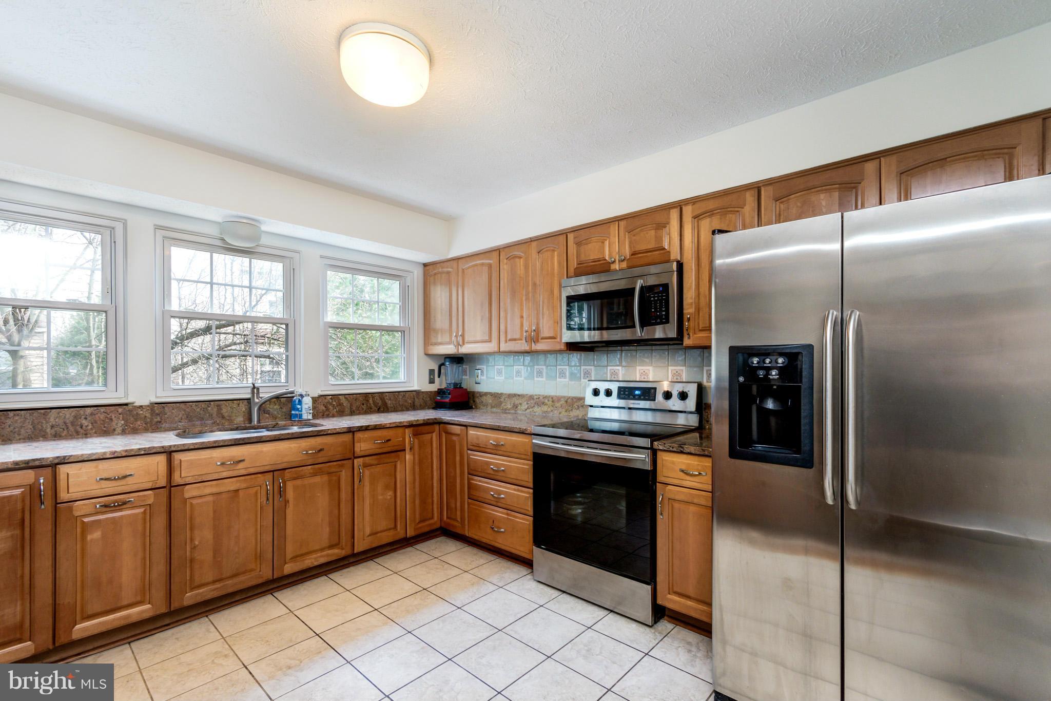 VALLEY STREAM ESTATES - Residential