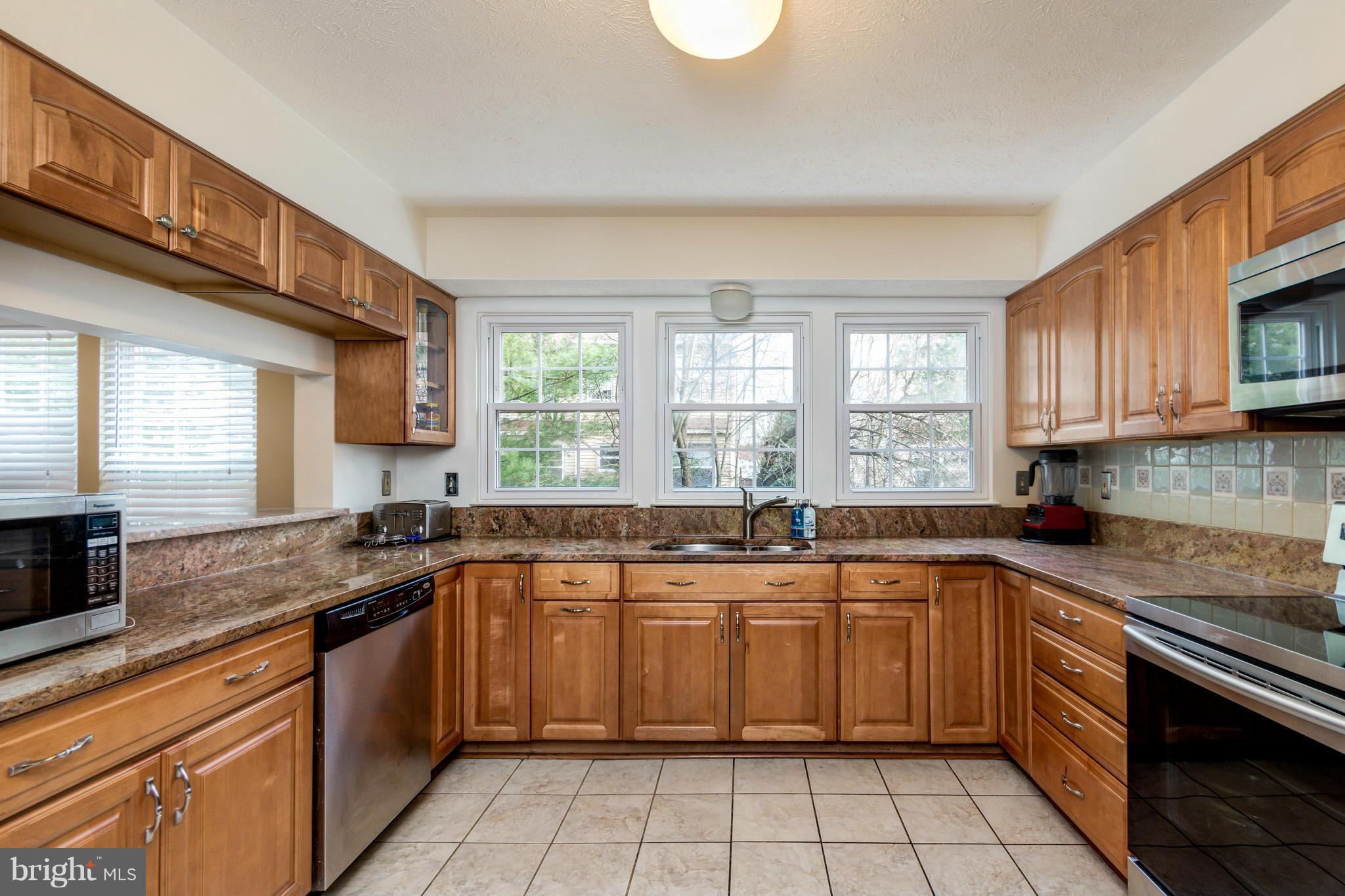 VALLEY STREAM ESTATES - Residential