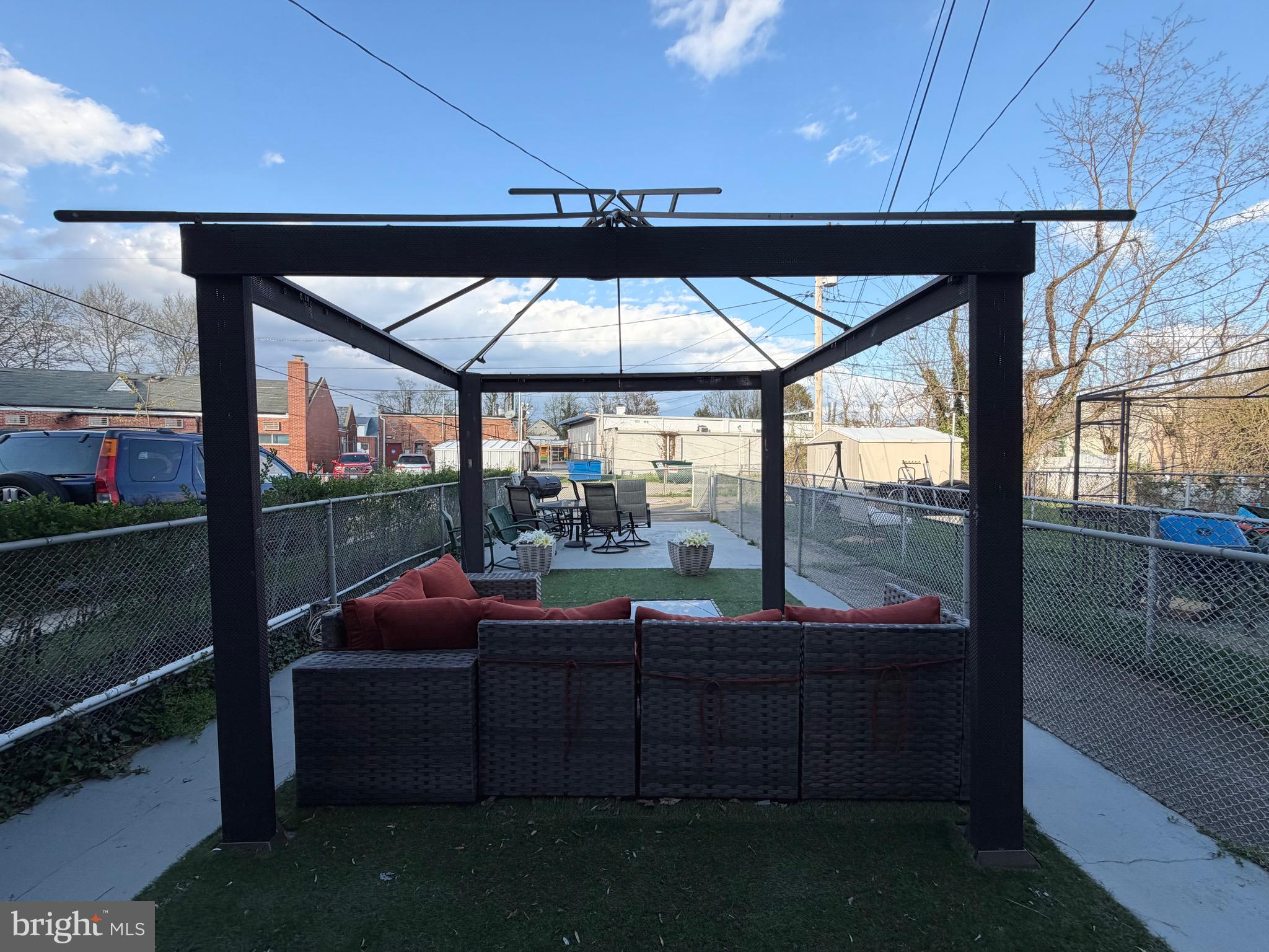 ARLINGTON - Residential