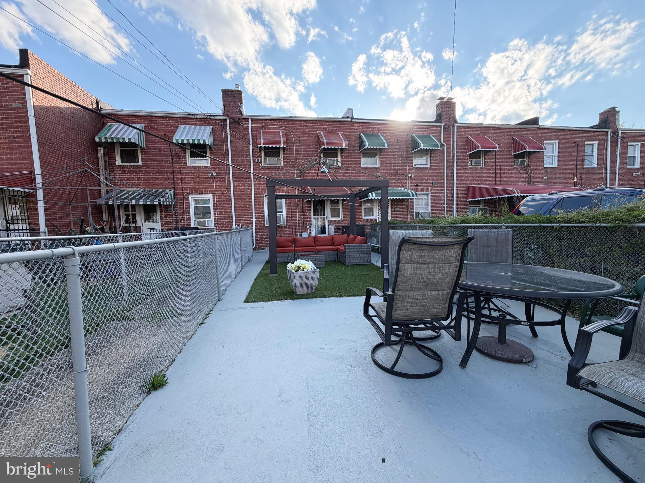 ARLINGTON - Residential