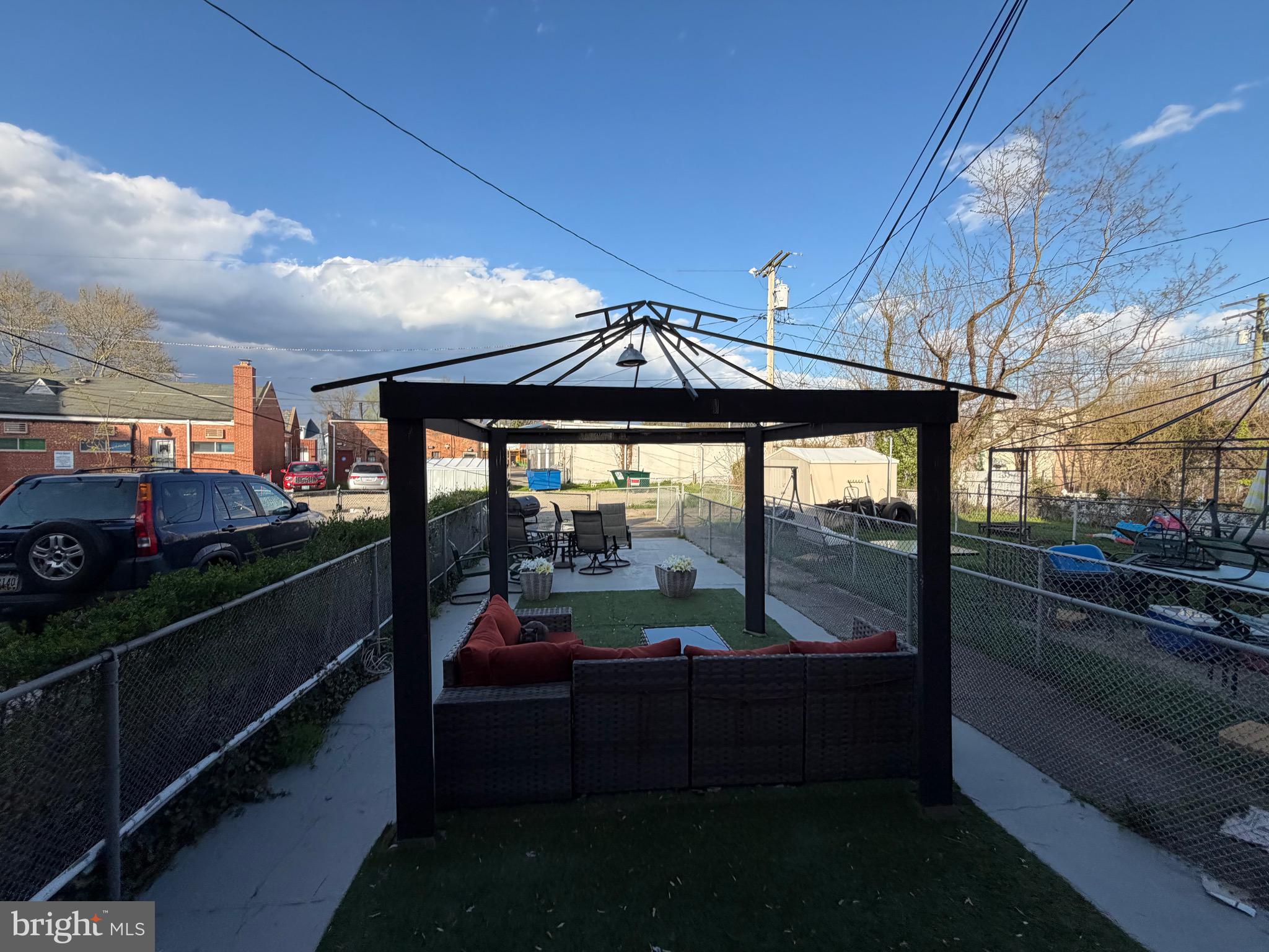 ARLINGTON - Residential