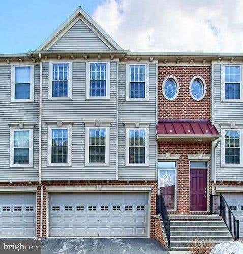 Townhouse For Rent - 6312 Creekbend Drive<br/> Cumberland County, MECHANICSBURG, PA 17050