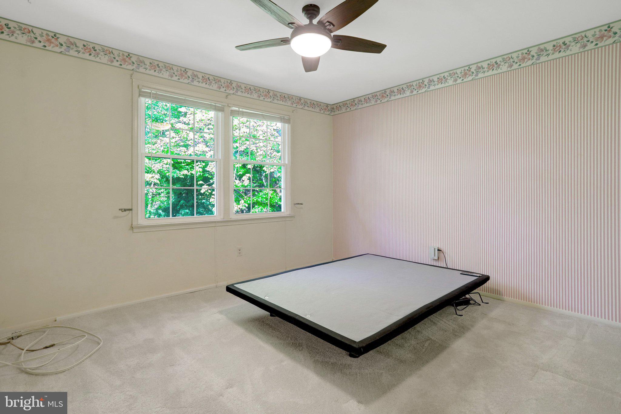 STRATHMEADE SQUARE - Residential