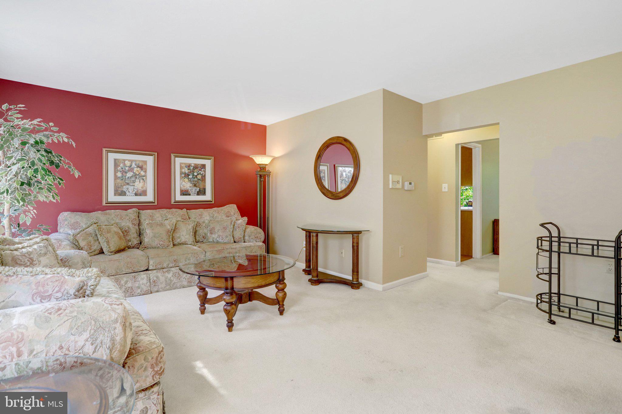STRATHMEADE SQUARE - Residential