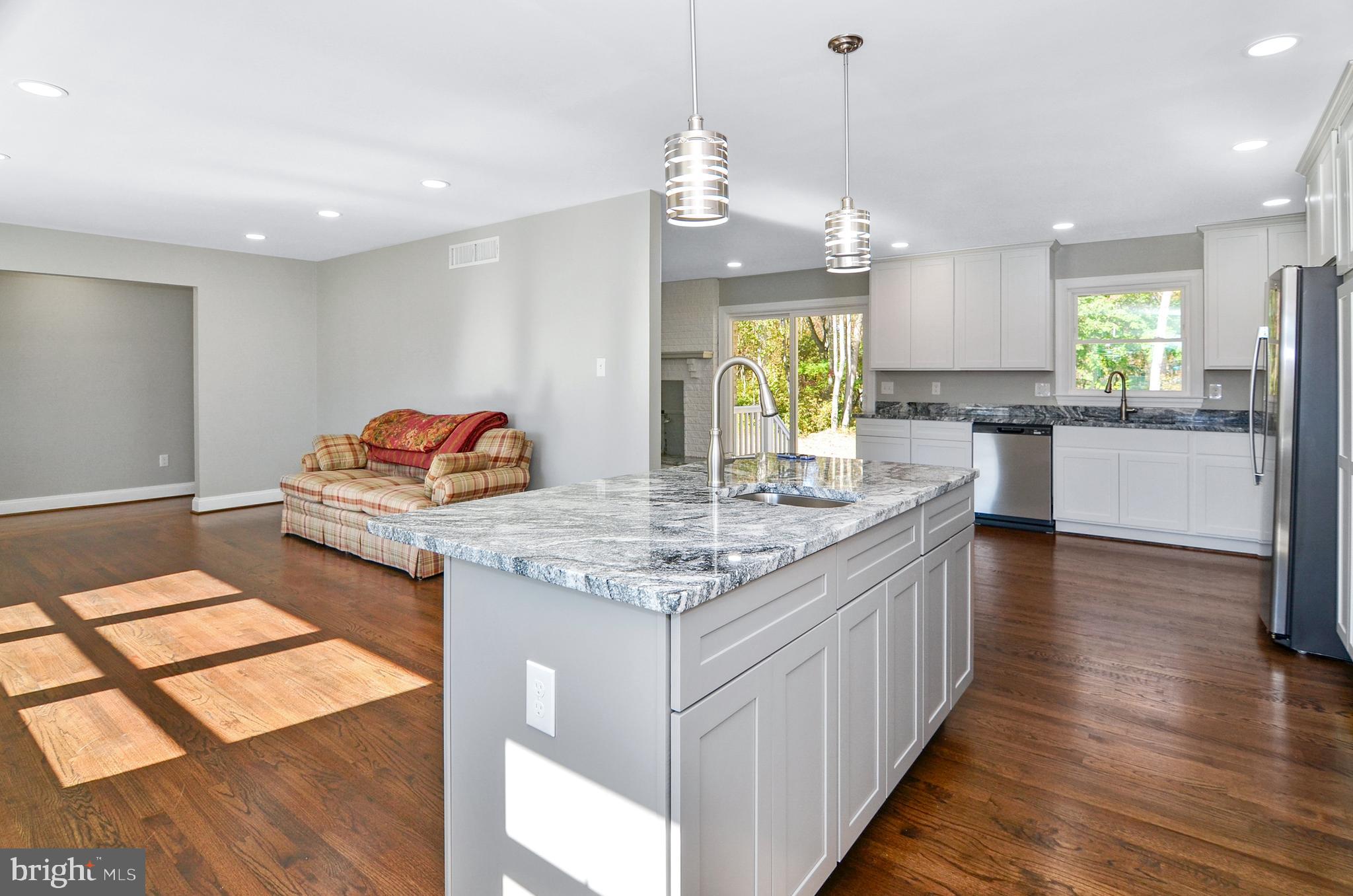 HAMPSTEAD - Residential