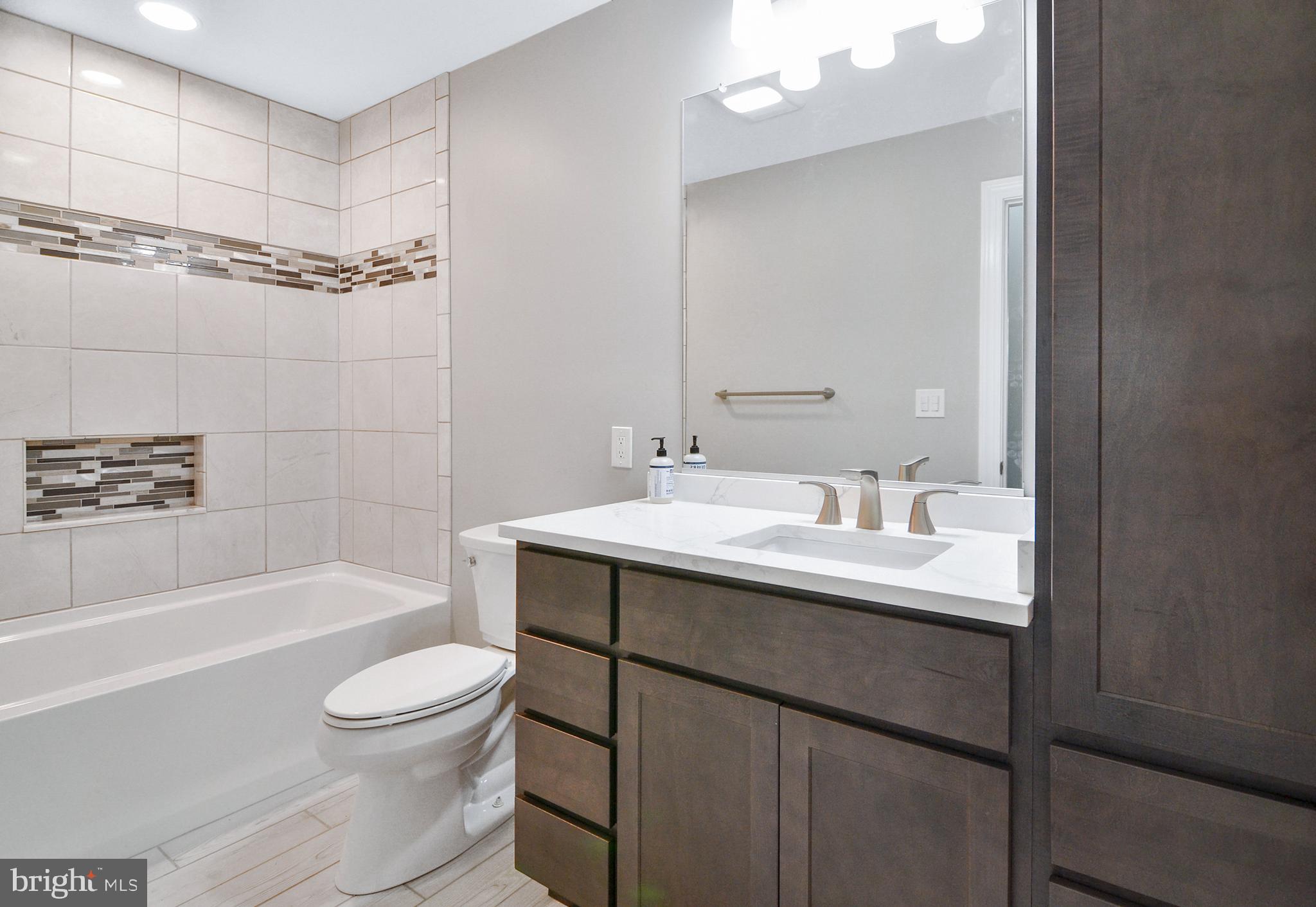 HAMPSTEAD - Residential