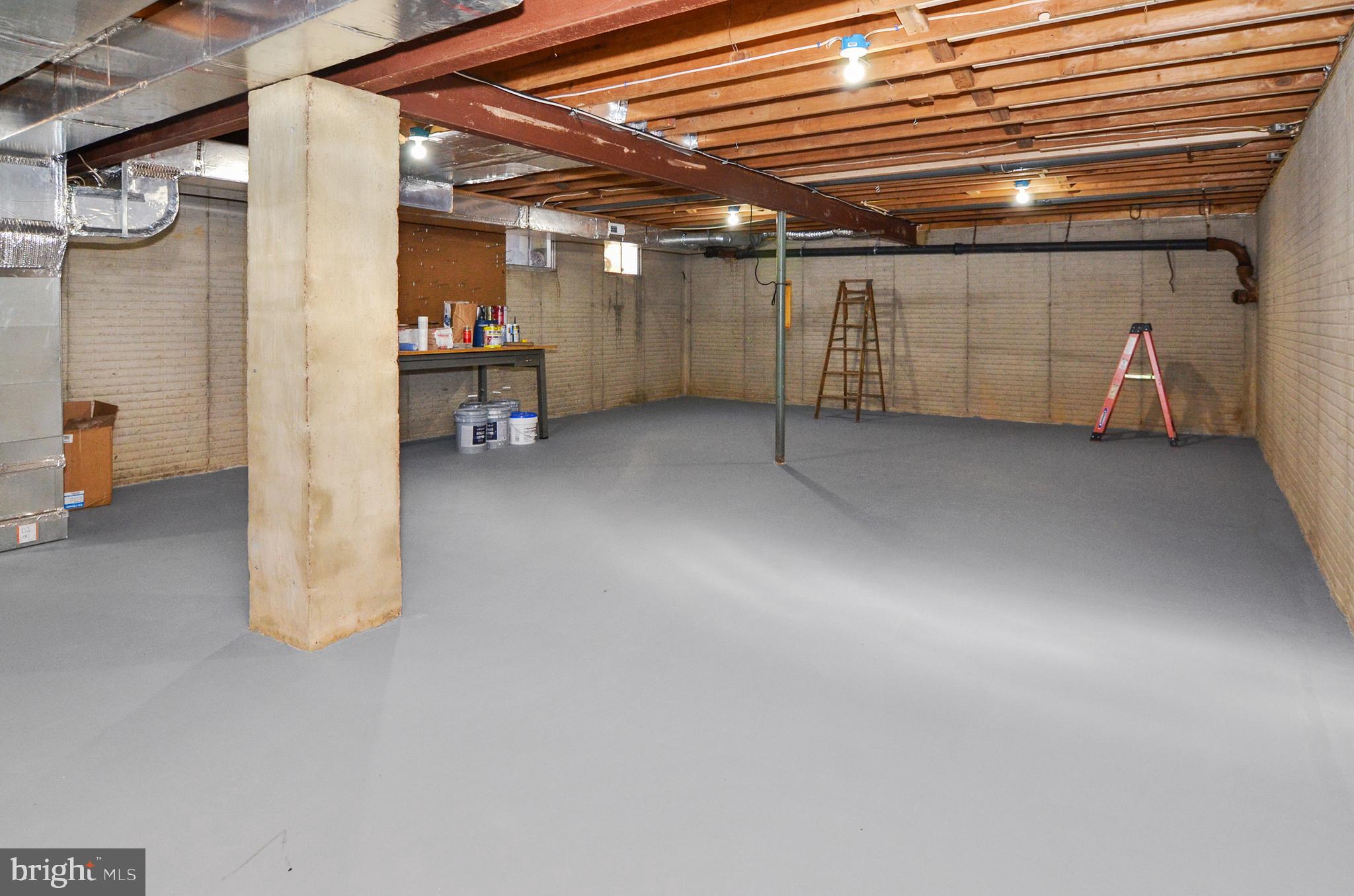 HAMPSTEAD - Residential