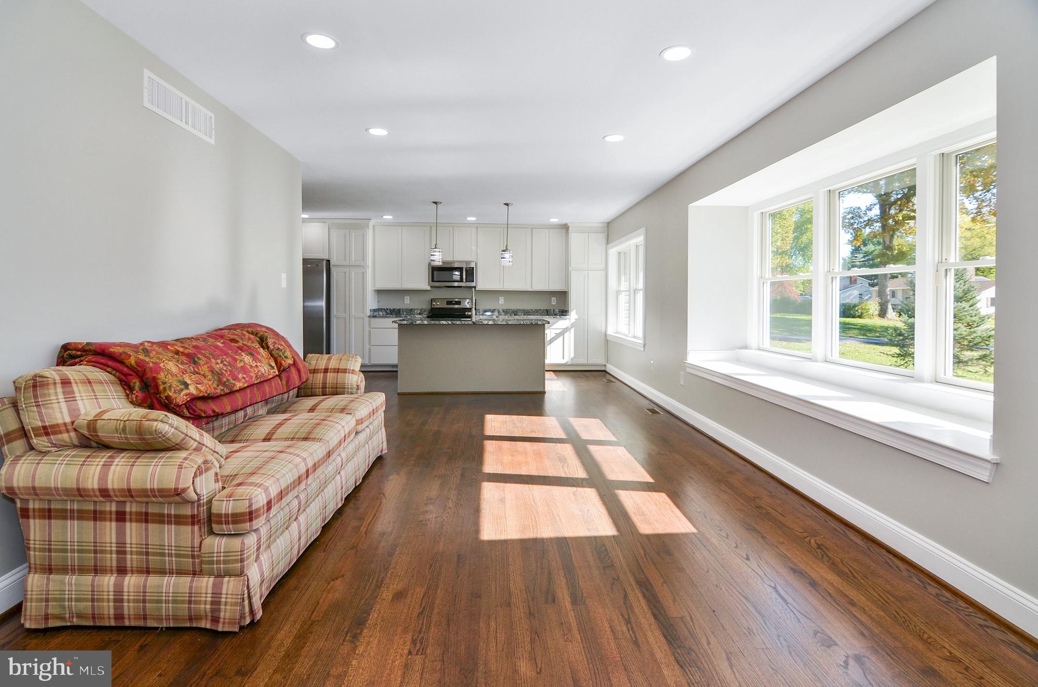 HAMPSTEAD - Residential