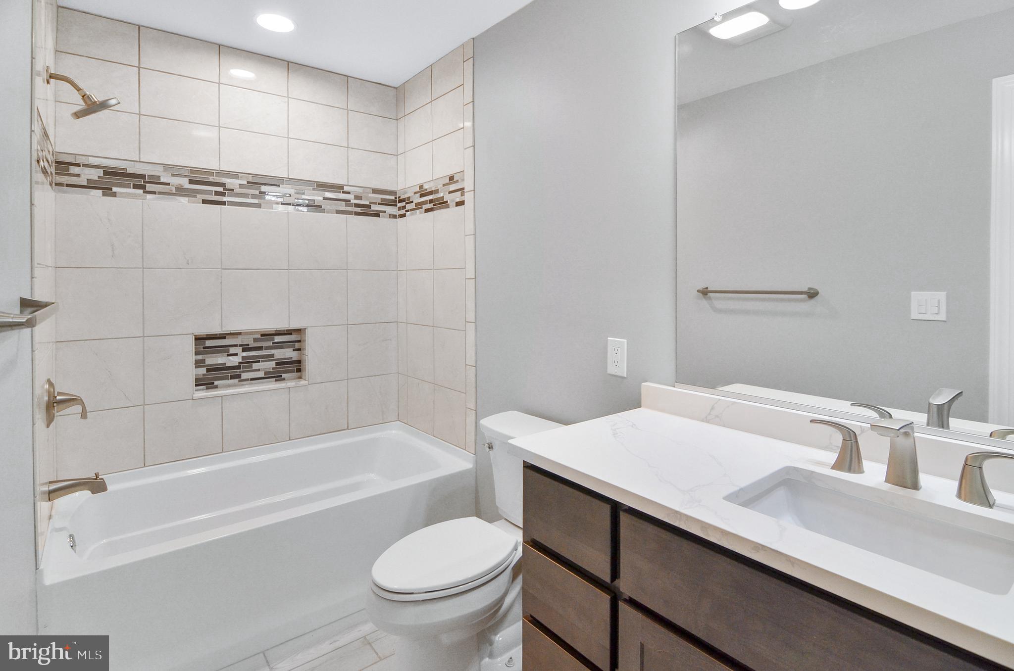 HAMPSTEAD - Residential