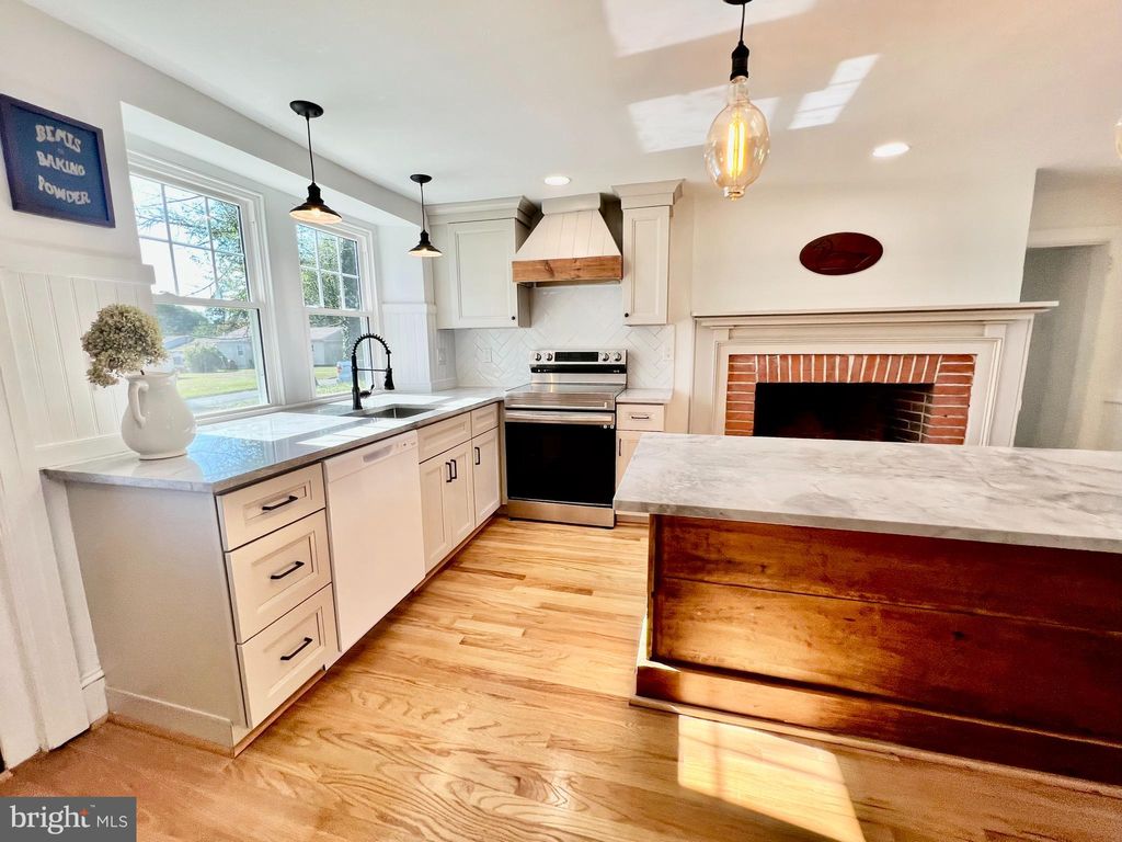 Photo of 2437 Patane Avenue, ABINGTON, PA 19001 (MLS # PAMC2157452)
