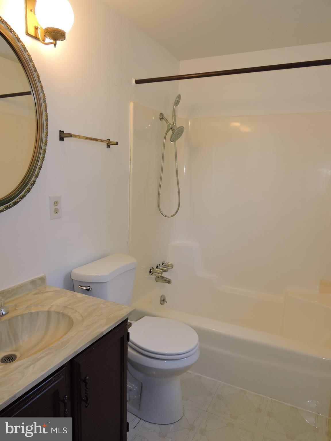 WARR LAKES - Residential Lease