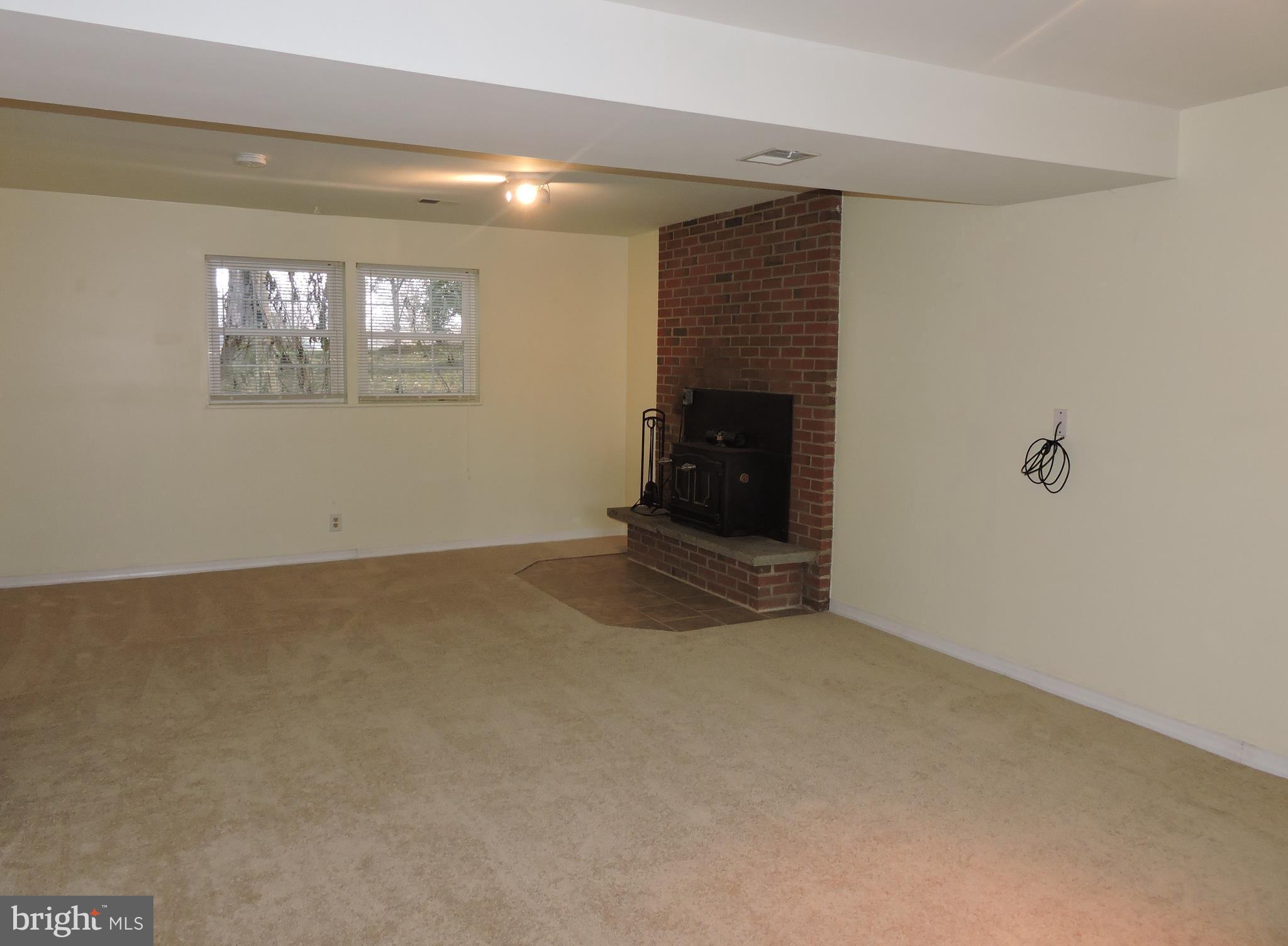 WARR LAKES - Residential Lease