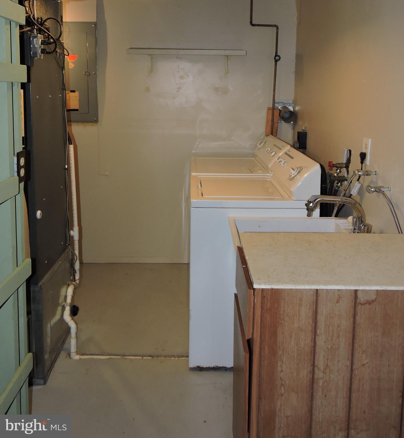 WARR LAKES - Residential Lease