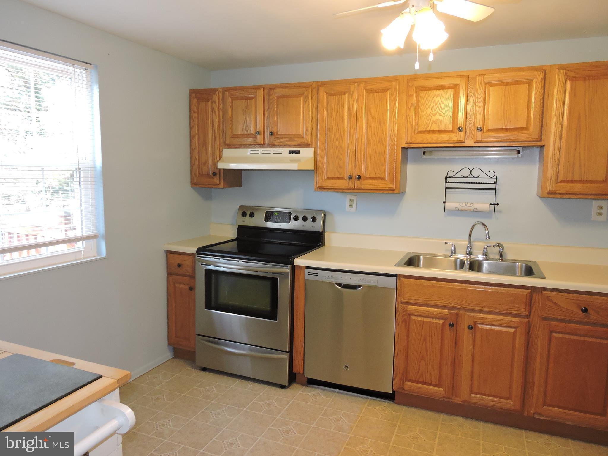 WARR LAKES - Residential Lease