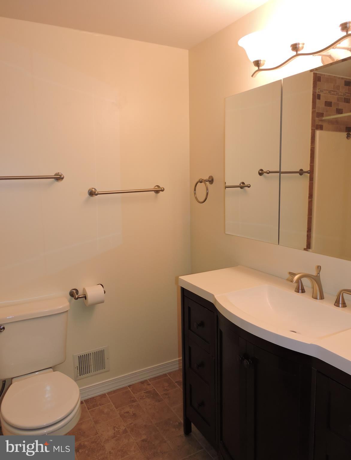 WARR LAKES - Residential Lease