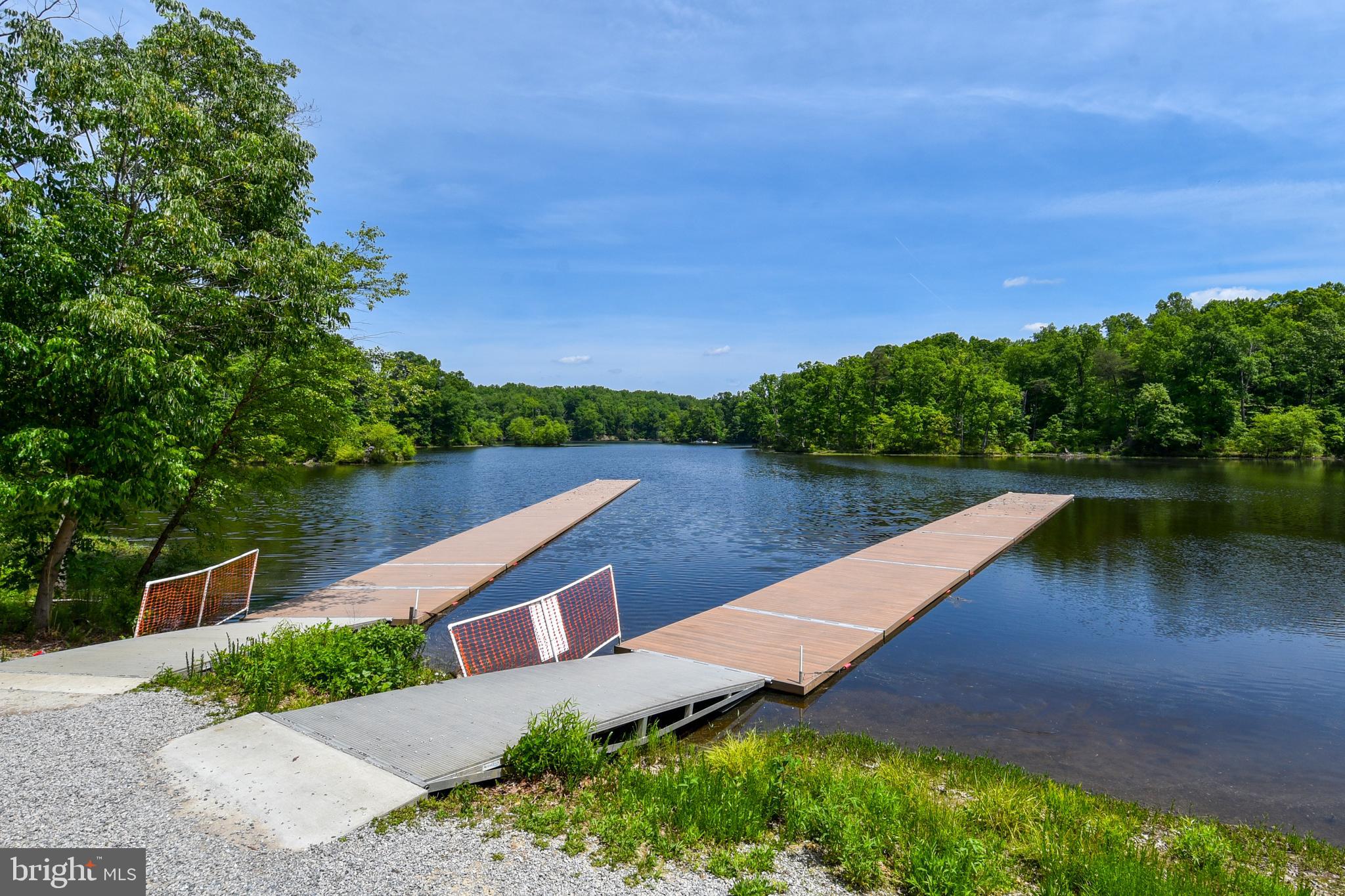LAKE RIDGE - Residential