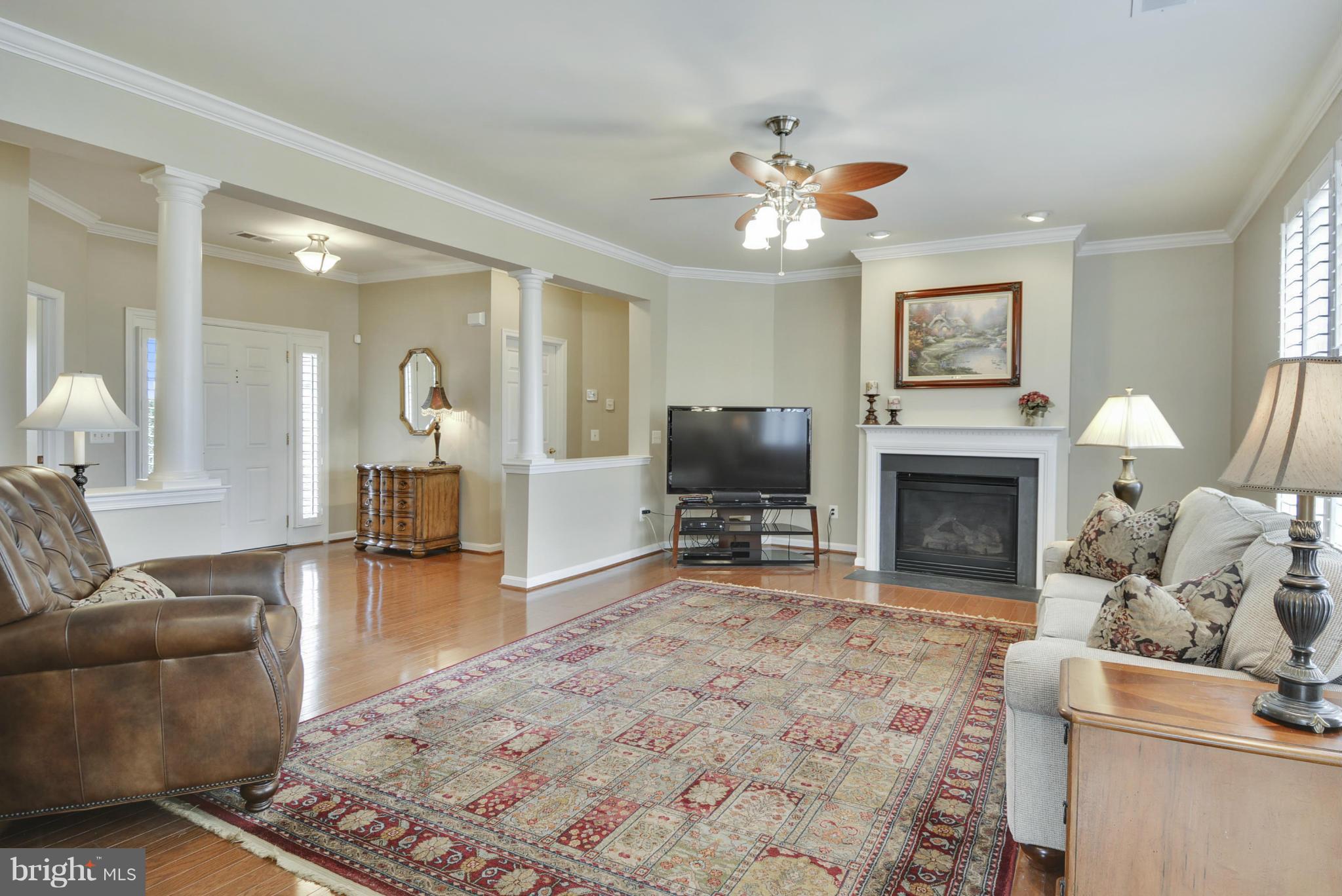 FOUR SEASONS - Residential