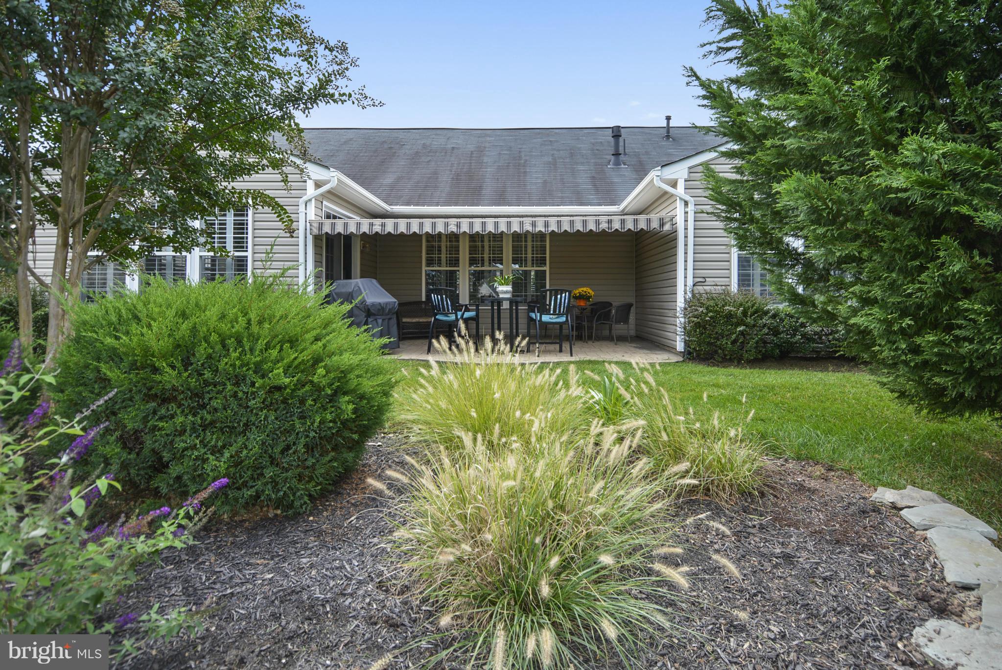 FOUR SEASONS - Residential