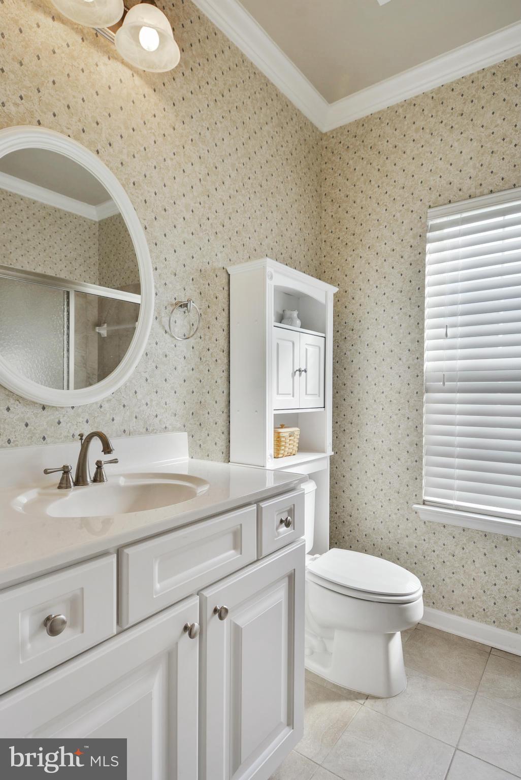 FOUR SEASONS - Residential