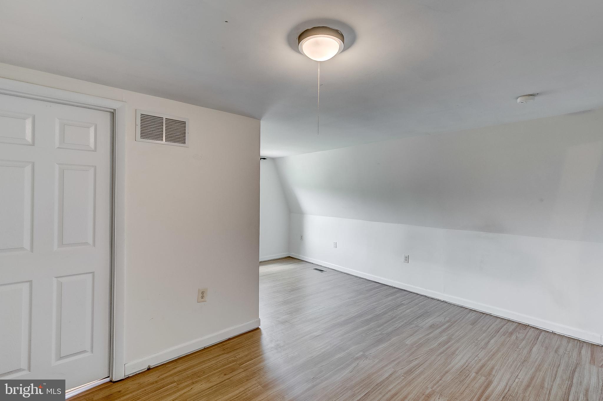 WOODHOLME - Residential Lease