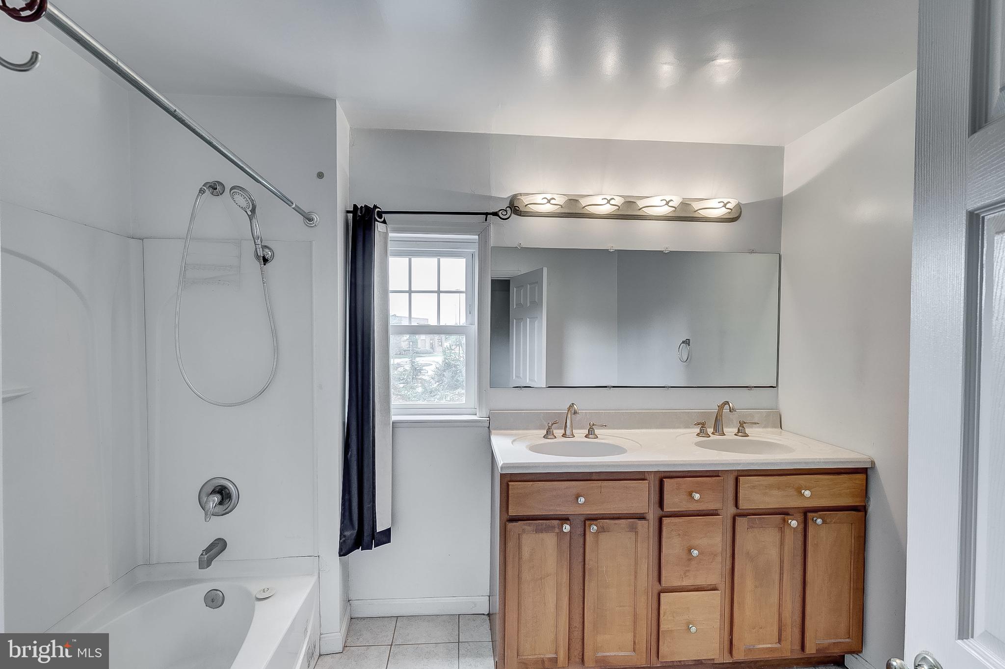 WOODHOLME - Residential Lease