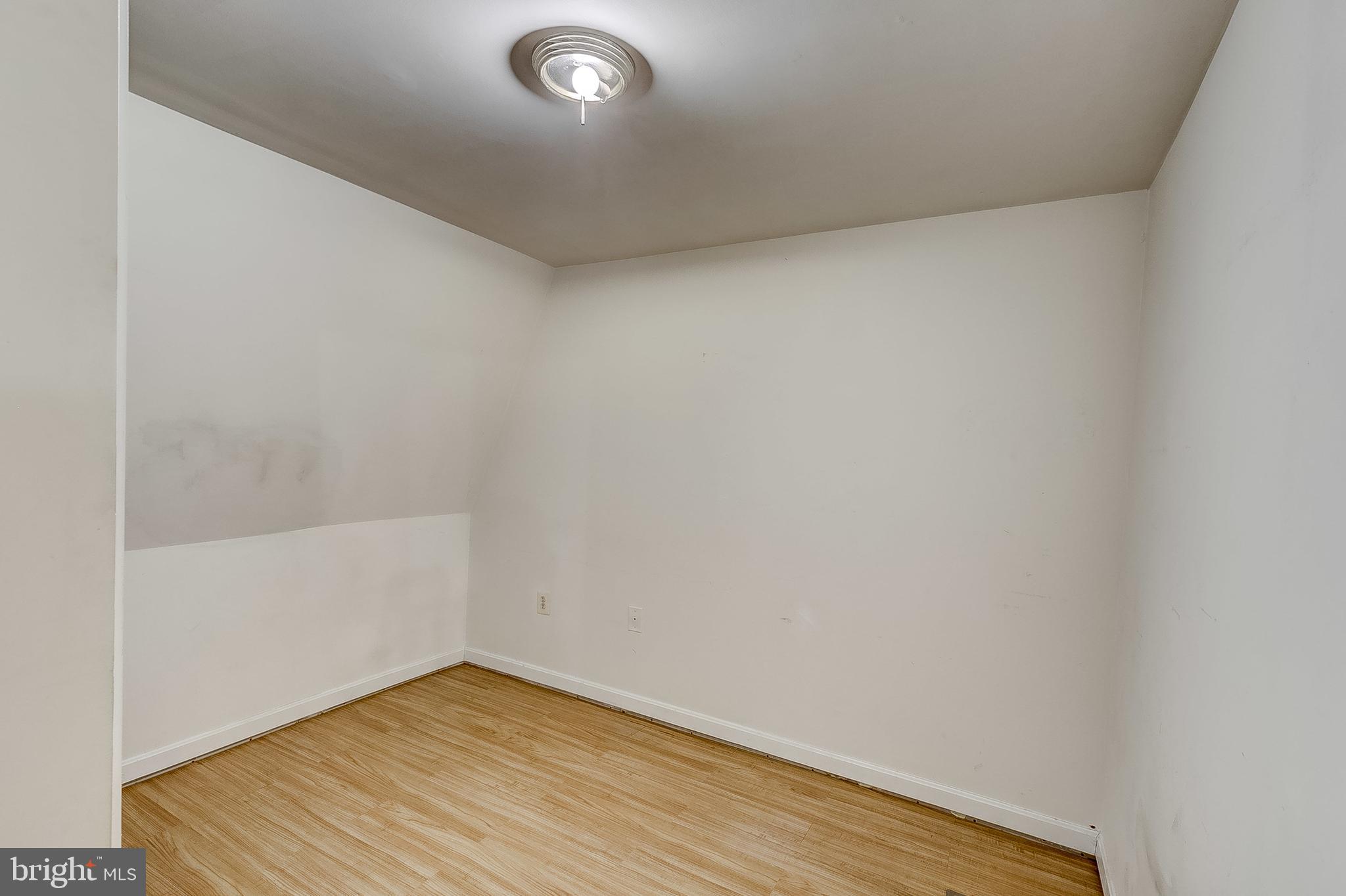 WOODHOLME - Residential Lease