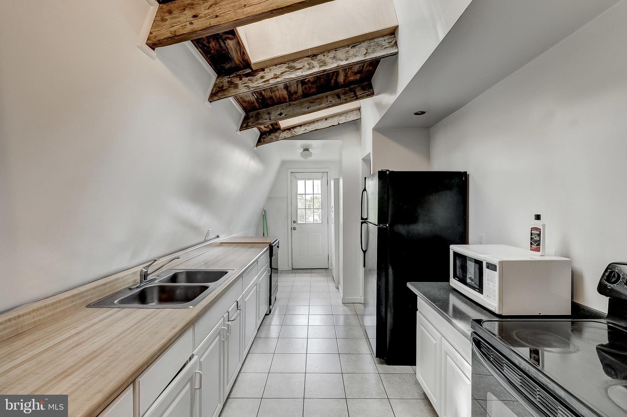 WOODHOLME - Residential Lease