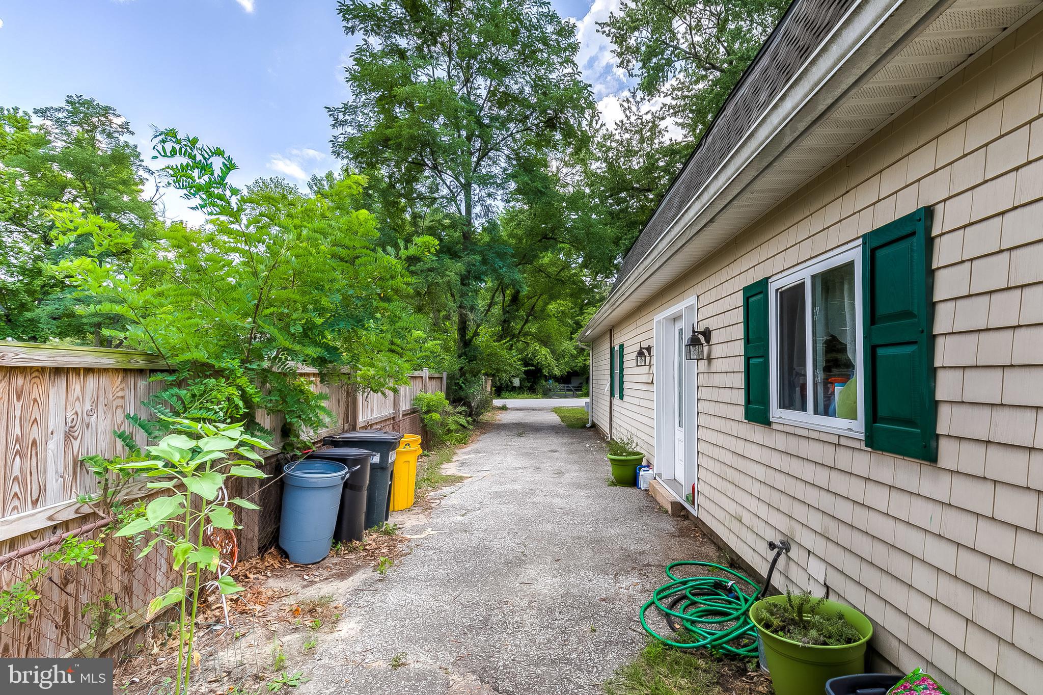 WOODHOLME - Residential Lease