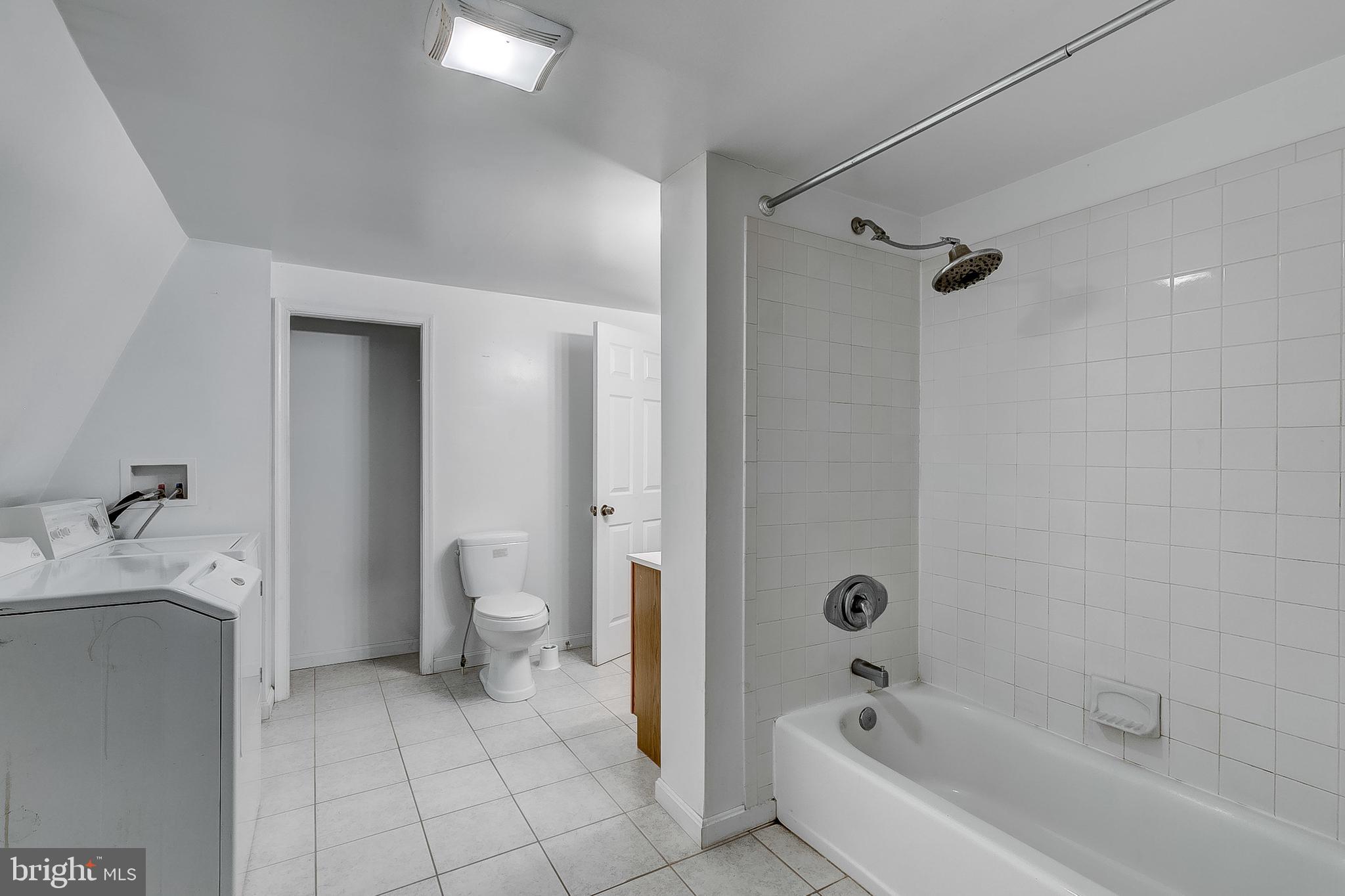 WOODHOLME - Residential Lease