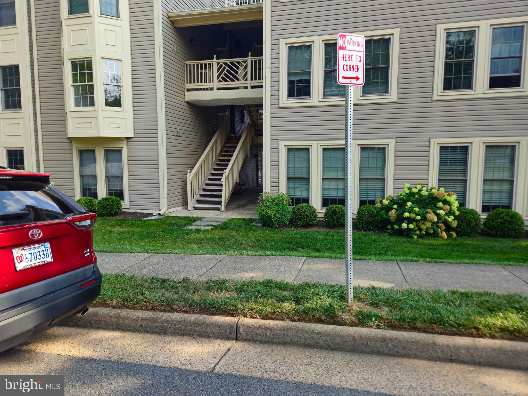 3801 RIDGE KNOLL COURT 210A