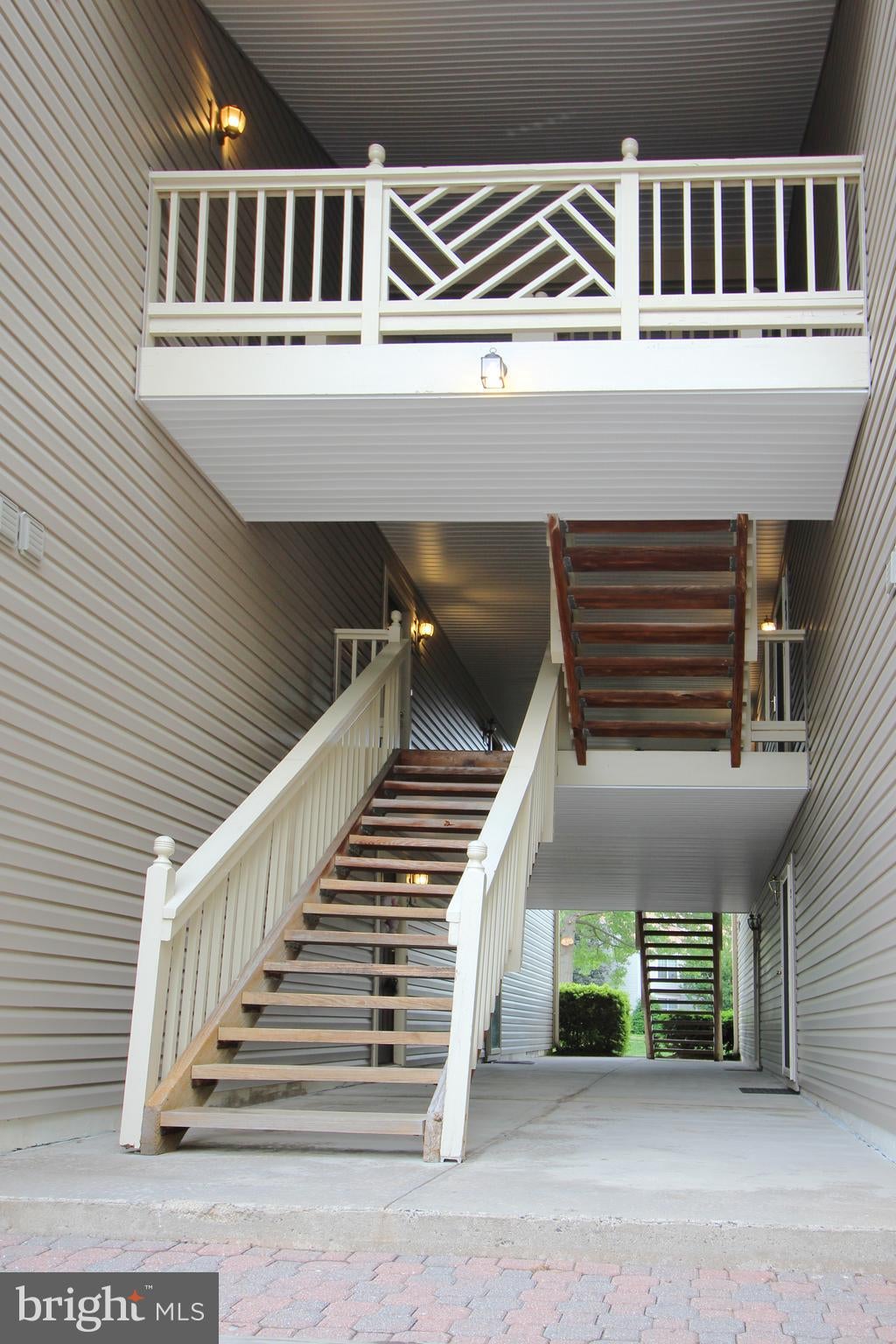 3801 RIDGE KNOLL COURT 210A