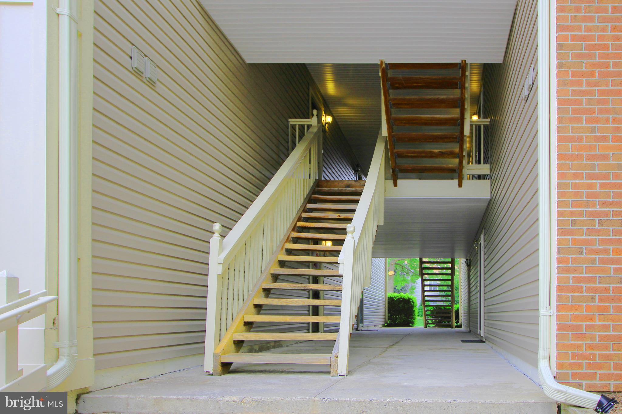 3801 RIDGE KNOLL COURT 210A