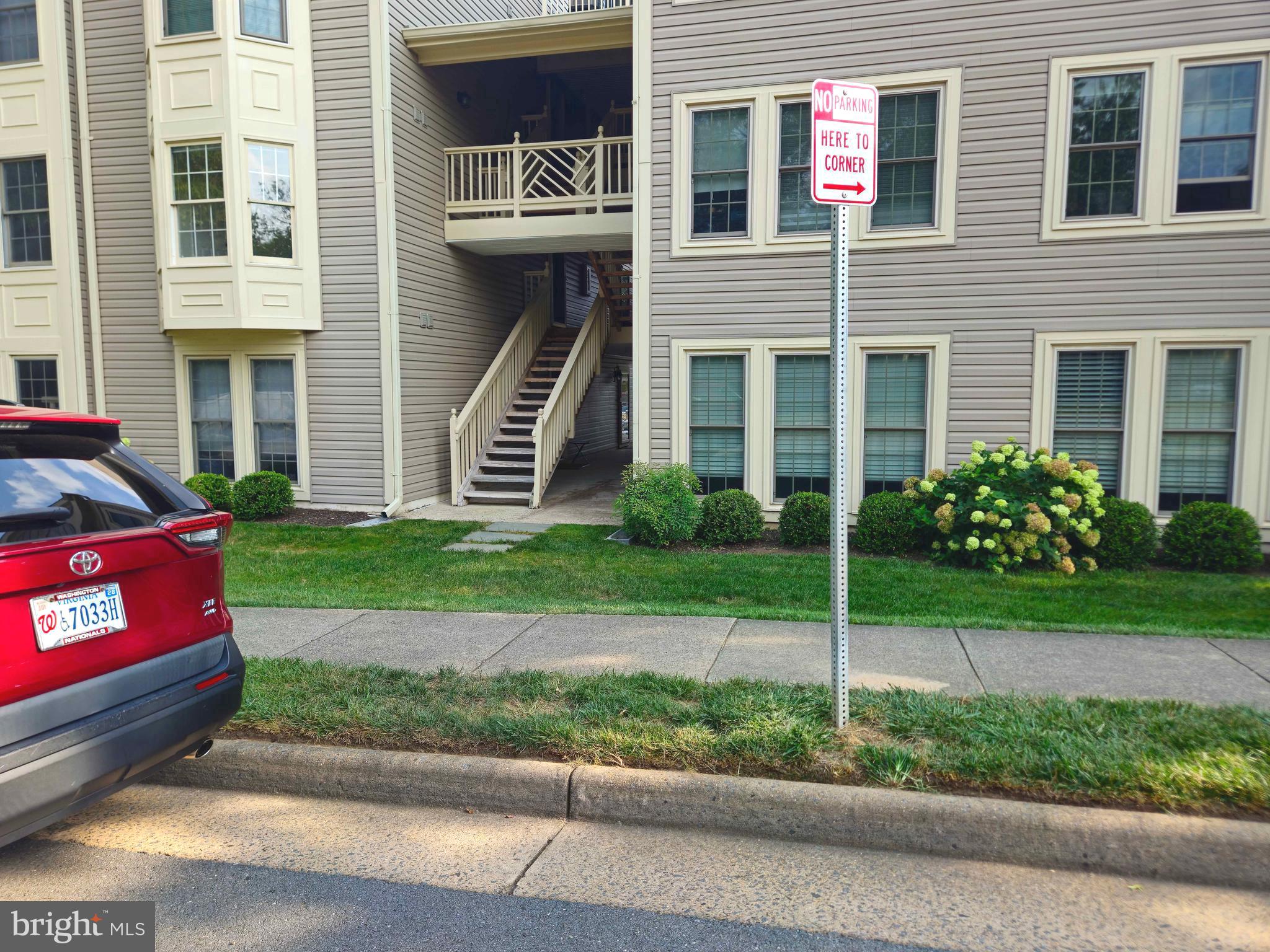 3801 RIDGE KNOLL COURT 210A